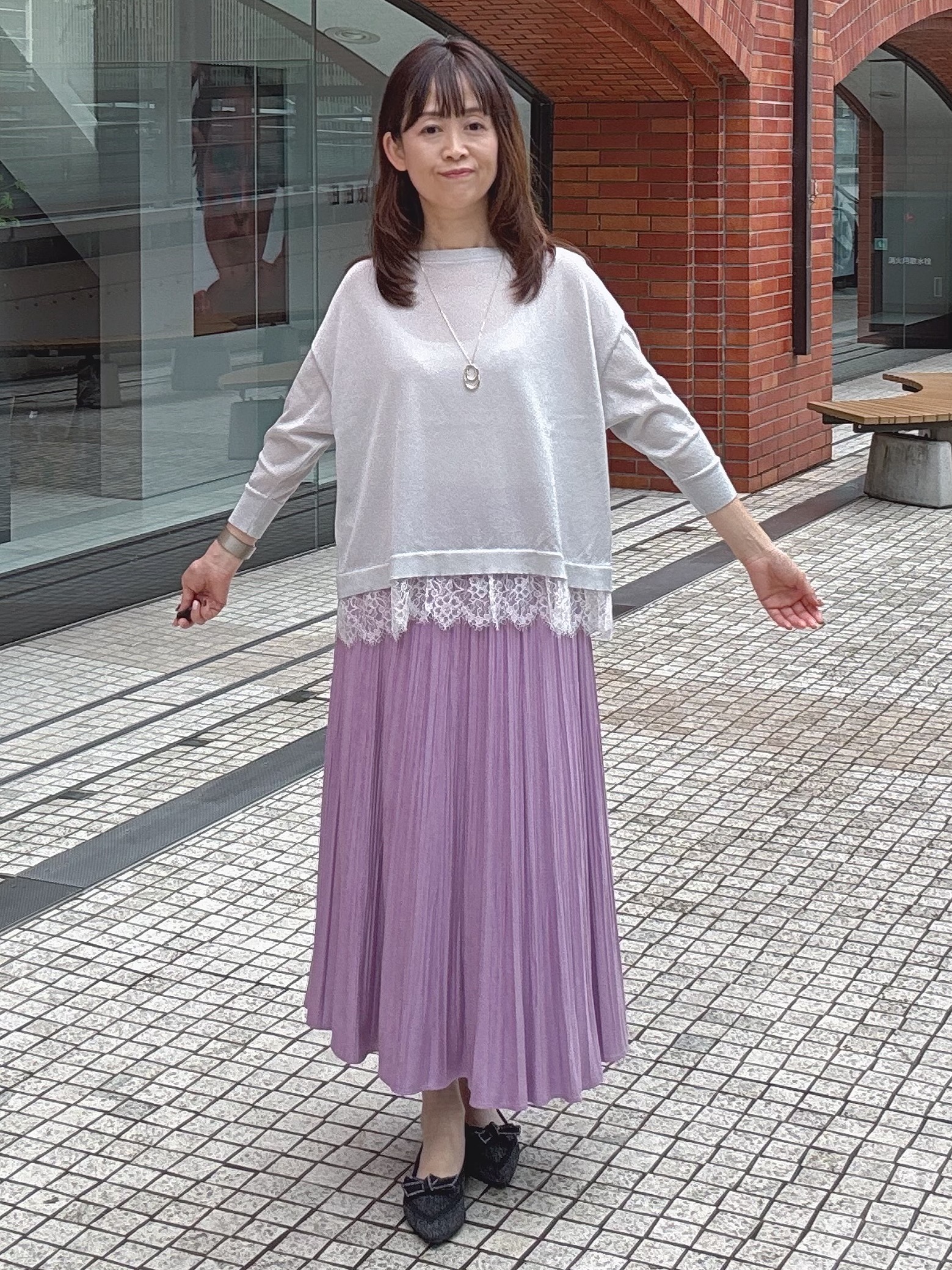 makiさんの「UNTITLED｜【一枚で着映え】レースドッキングニットプルオーバー」を使ったコーディネート