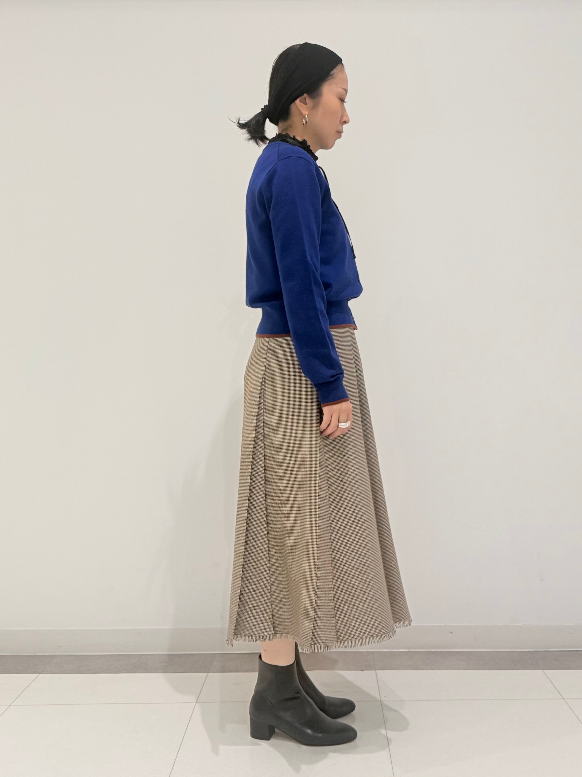 MIYAKAWAさんの「DRESSTERIOR｜ゼニアバル―ファキャッシュウールクルーネックカーディガン」を使ったコーディネート