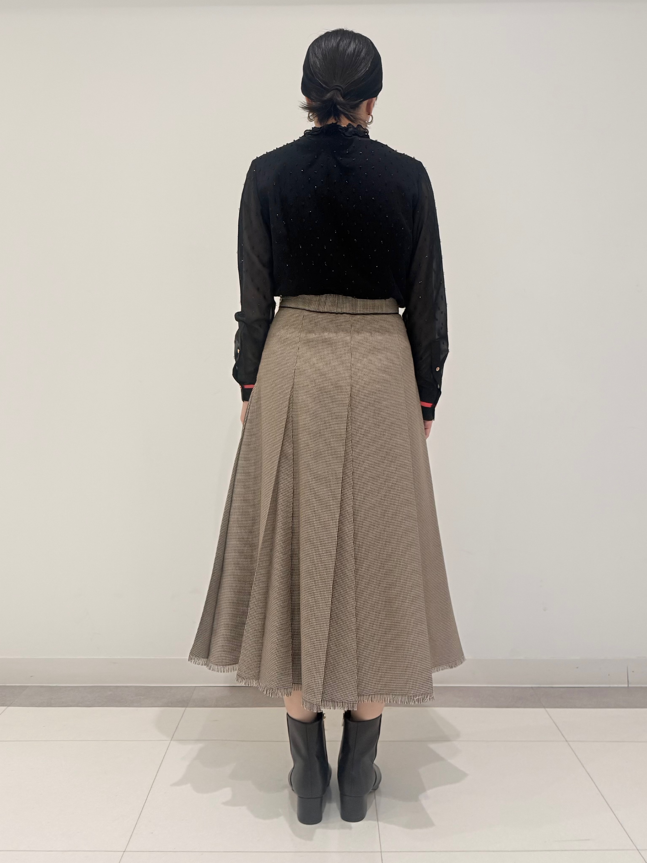 MIYAKAWAさんの「DRESSTERIOR｜【上品見え】フィルムドット ボウタイブラウス」を使ったコーディネート
