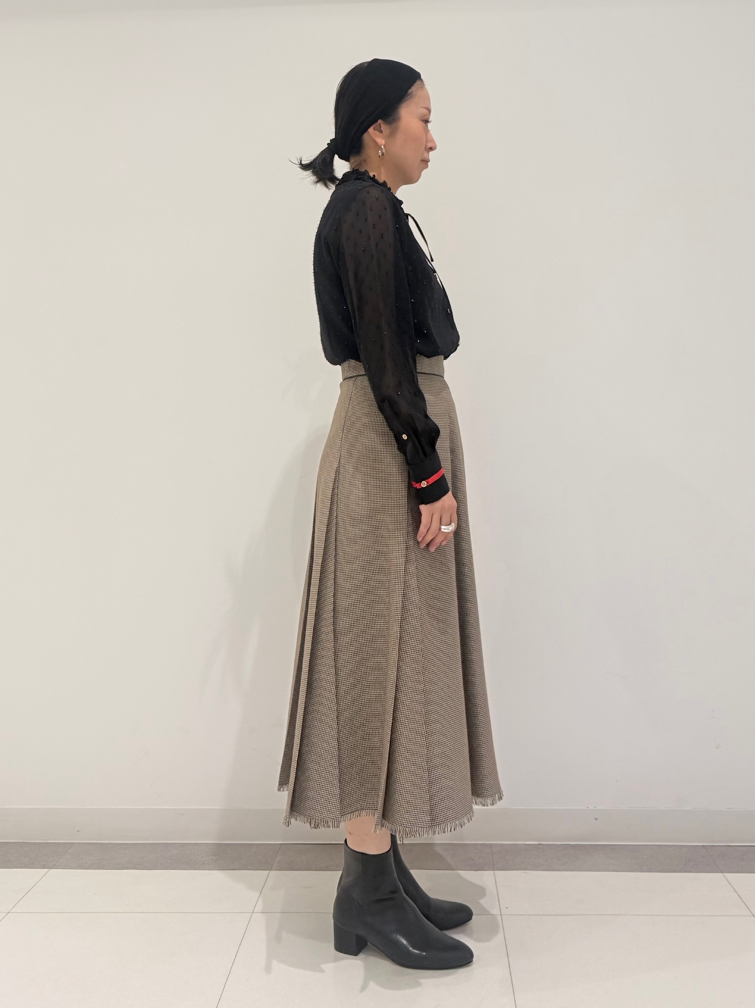 MIYAKAWAさんの「DRESSTERIOR｜【上品見え】フィルムドット ボウタイブラウス」を使ったコーディネート