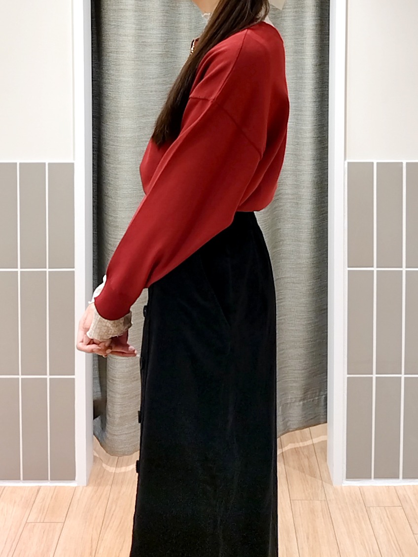 reiaさんの「grove｜【前後2WAY】さりげなく、上品にきらめく ニットカーディガン」を使ったコーディネート