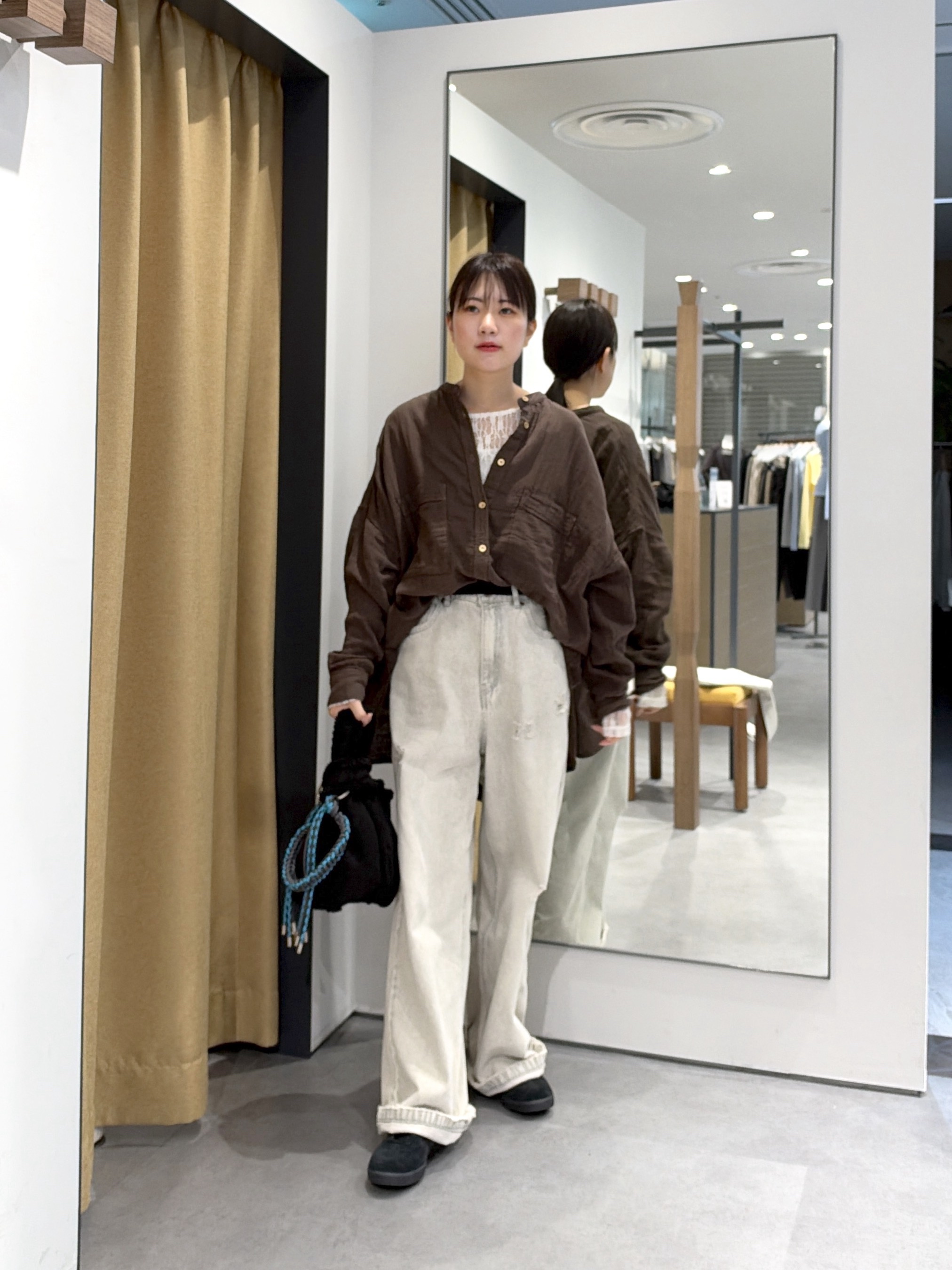 Renoさんの「INDIVI｜ガーゼデニムシャツ」を使ったコーディネート