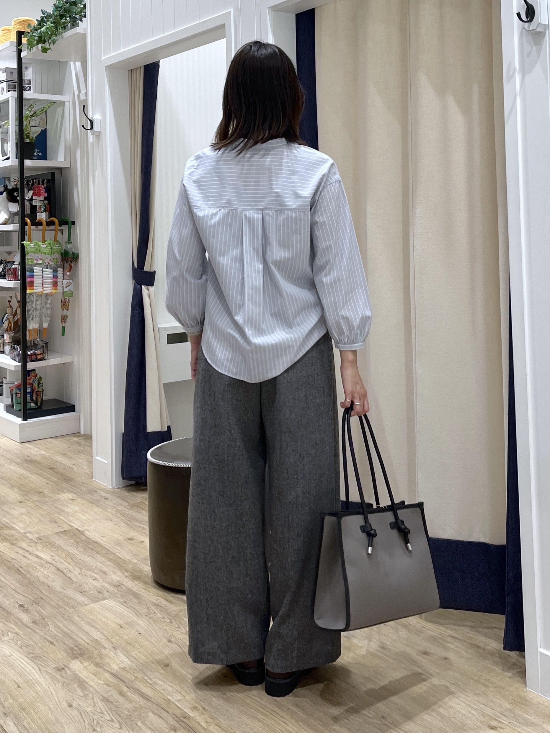 canaさんの「Dessin｜【高レビュー/洗える/7色展開】フロントフリルブラウス」を使ったコーディネート
