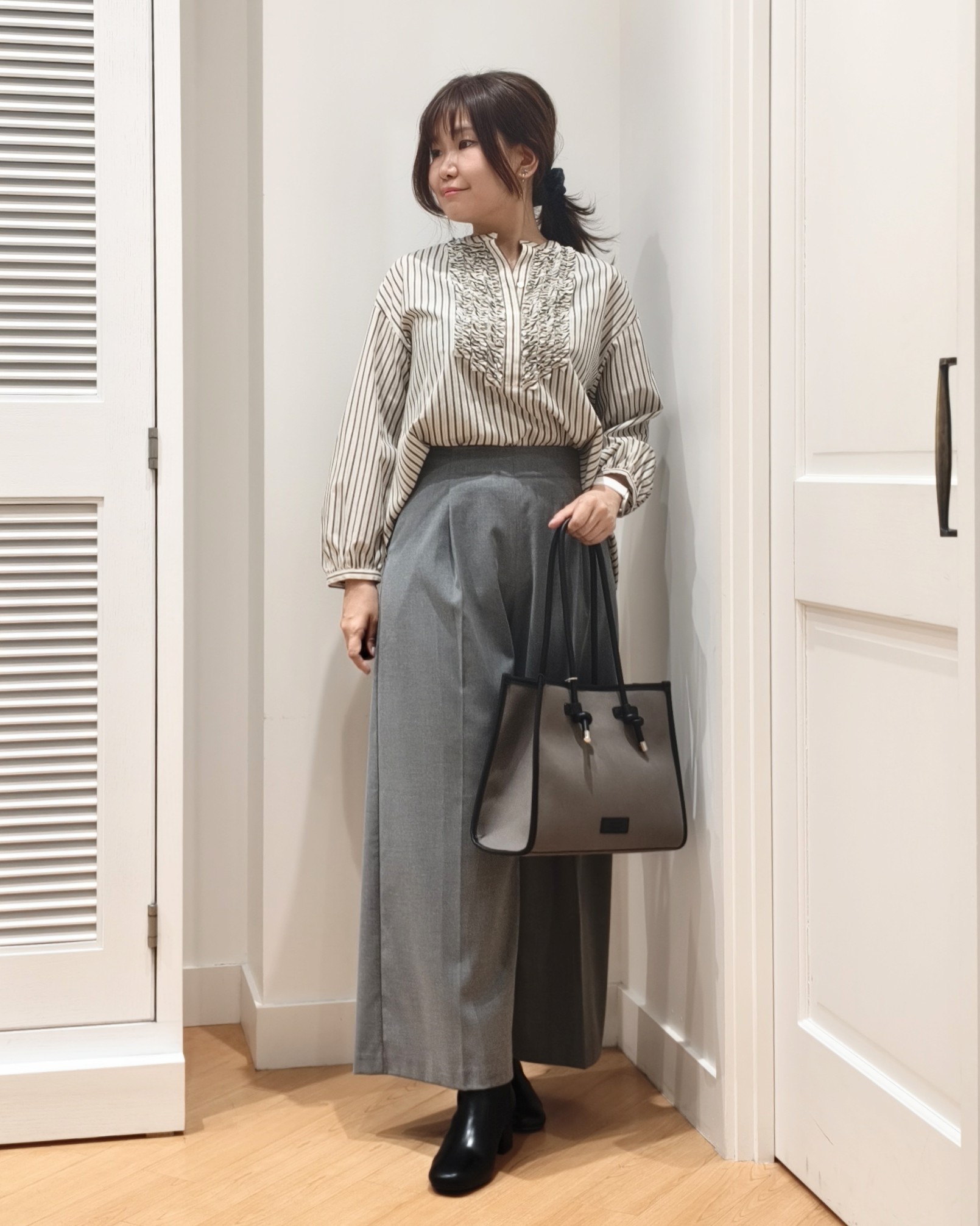AIKOsanさんの「Dessin｜【高レビュー/洗える/7色展開】フロントフリルブラウス」を使ったコーディネート