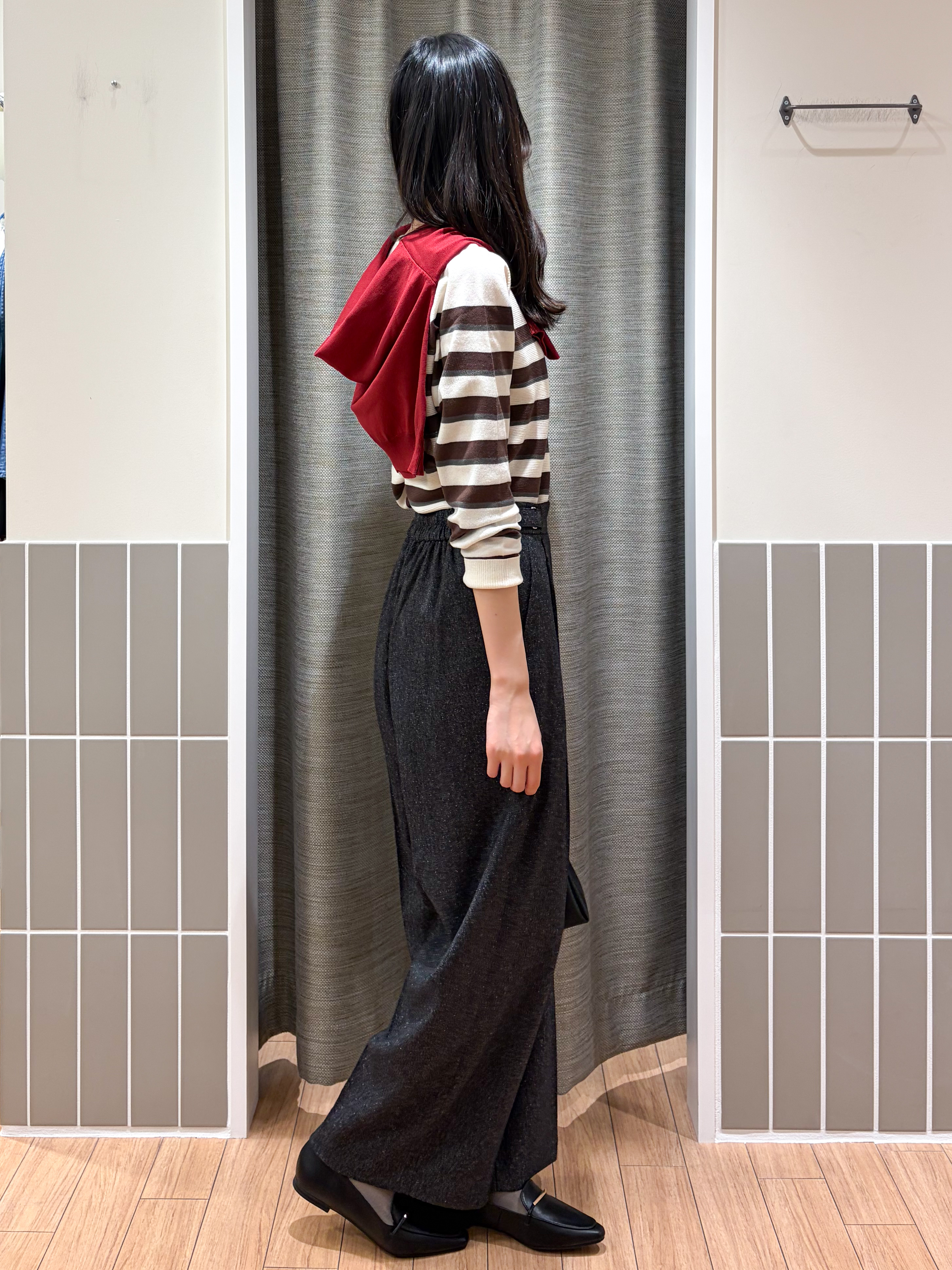 Kotoさんの「grove｜【前後2WAY】さりげなく、上品にきらめく ニットカーディガン」を使ったコーディネート