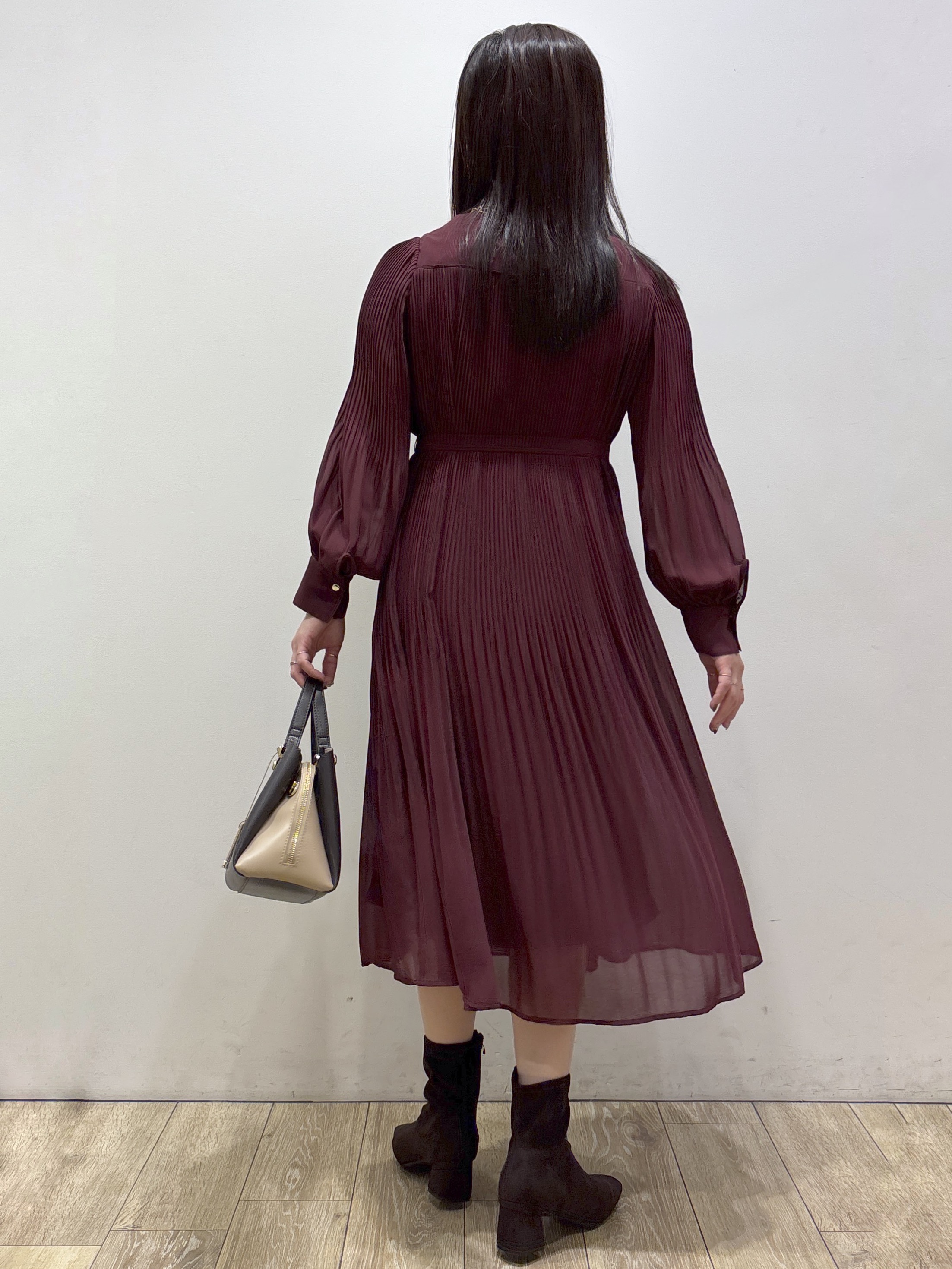 mameさんの「index｜【XS-3Lサイズ】ジョーゼットアソートプリーツワンピース《洗濯機OK／防シワ／イージーアイロン》」を使ったコーディネート