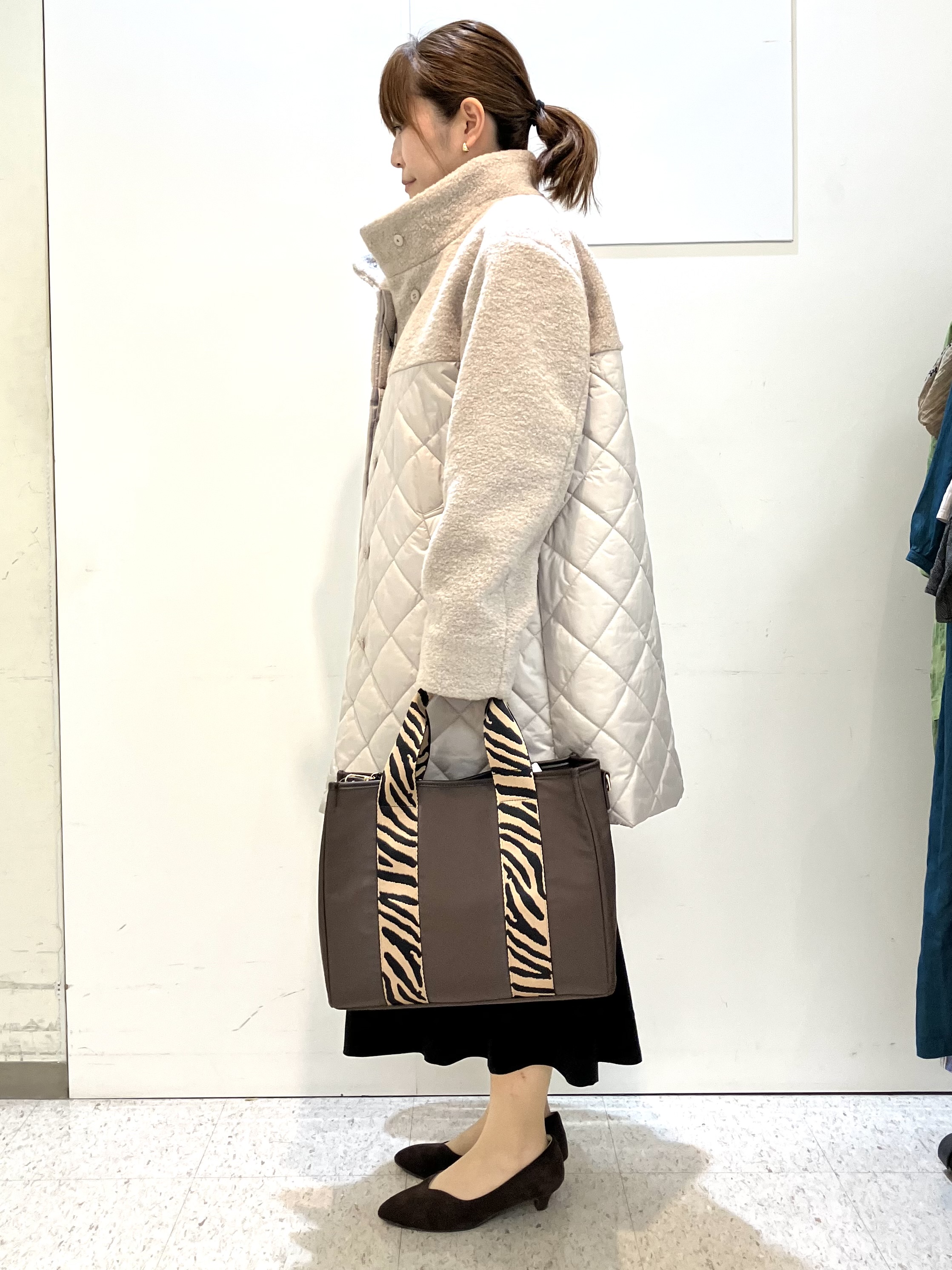 kozuさんの「Reflect｜異素材切り替え スタンドカラーコート」を使ったコーディネート