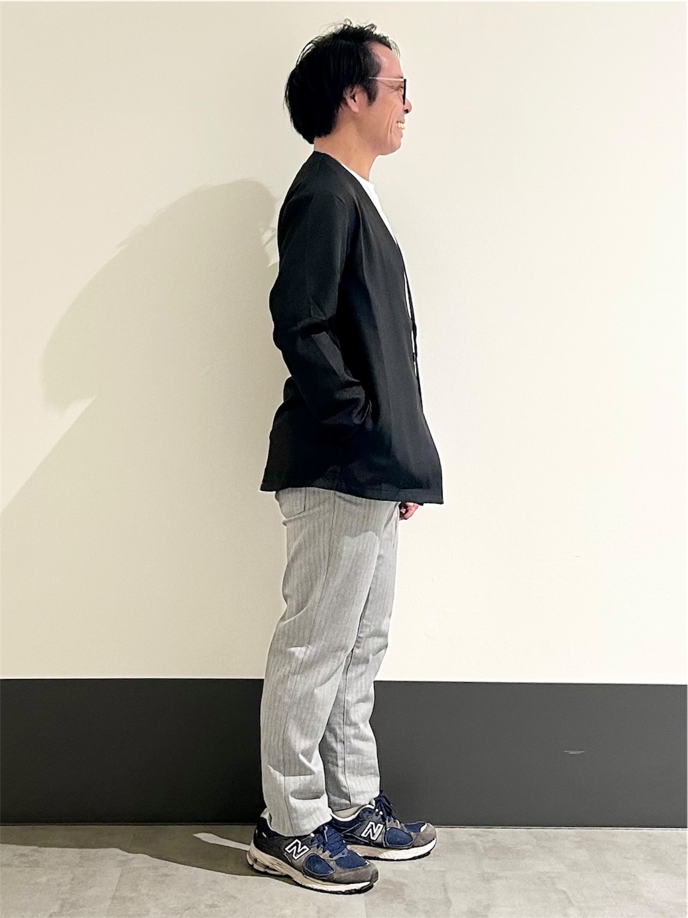 KENJI Iさんの「THE SHOP TK｜【半袖インナーセット／洗濯機OK】ポリストレッチ カーディガン」を使ったコーディネート