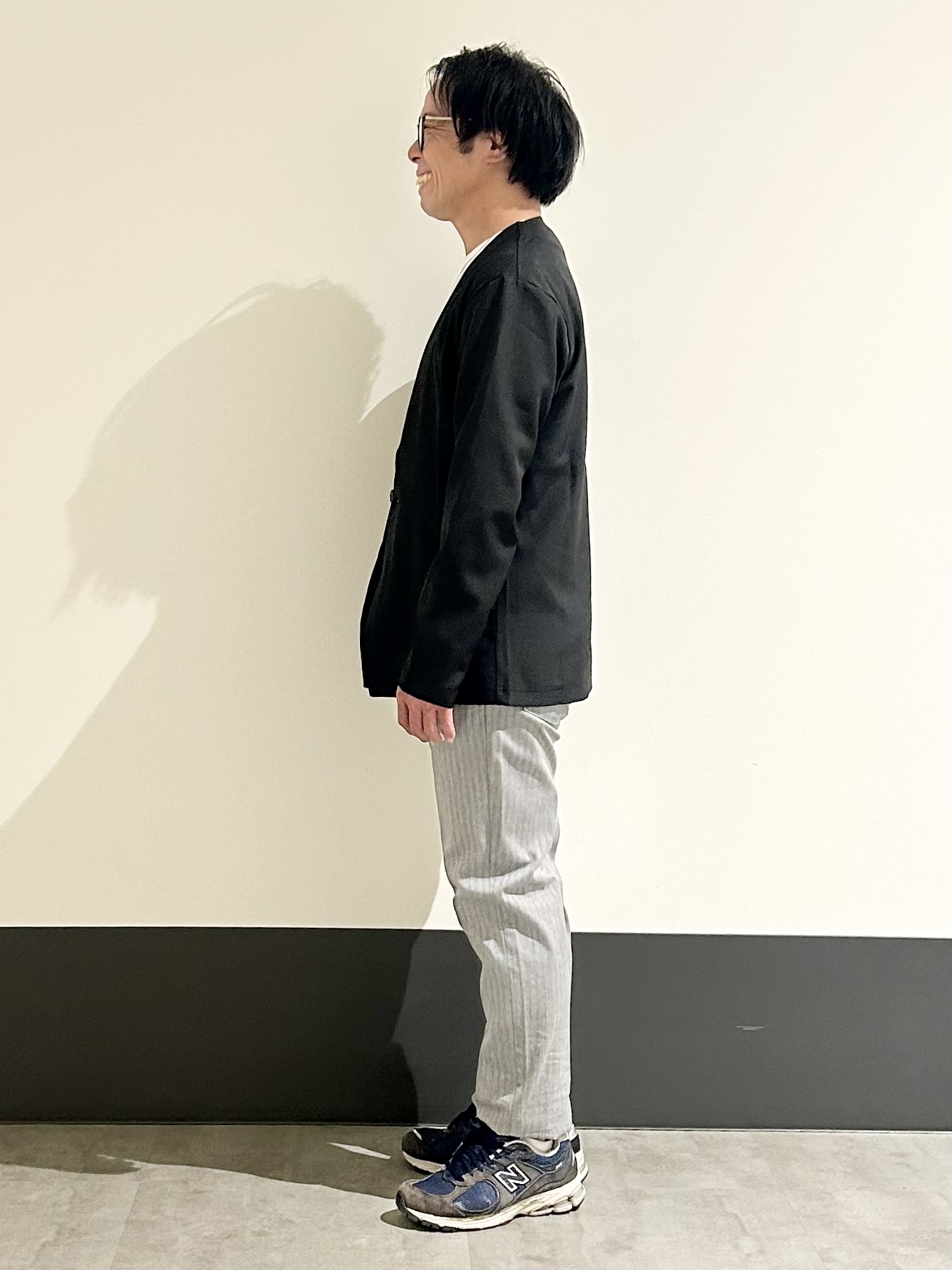 KENJI Iさんの「THE SHOP TK｜【半袖インナーセット／洗濯機OK】ポリストレッチ カーディガン」を使ったコーディネート