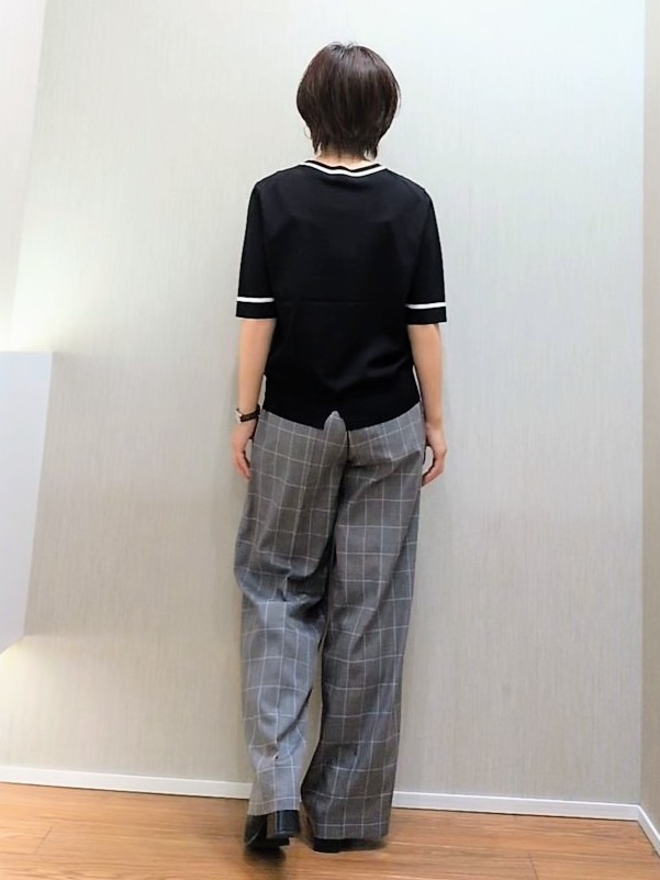 ミズタさんの「UNTITLED｜【アンサンブル可/きれいめ/通勤】コンパクト5分袖ニット」を使ったコーディネート