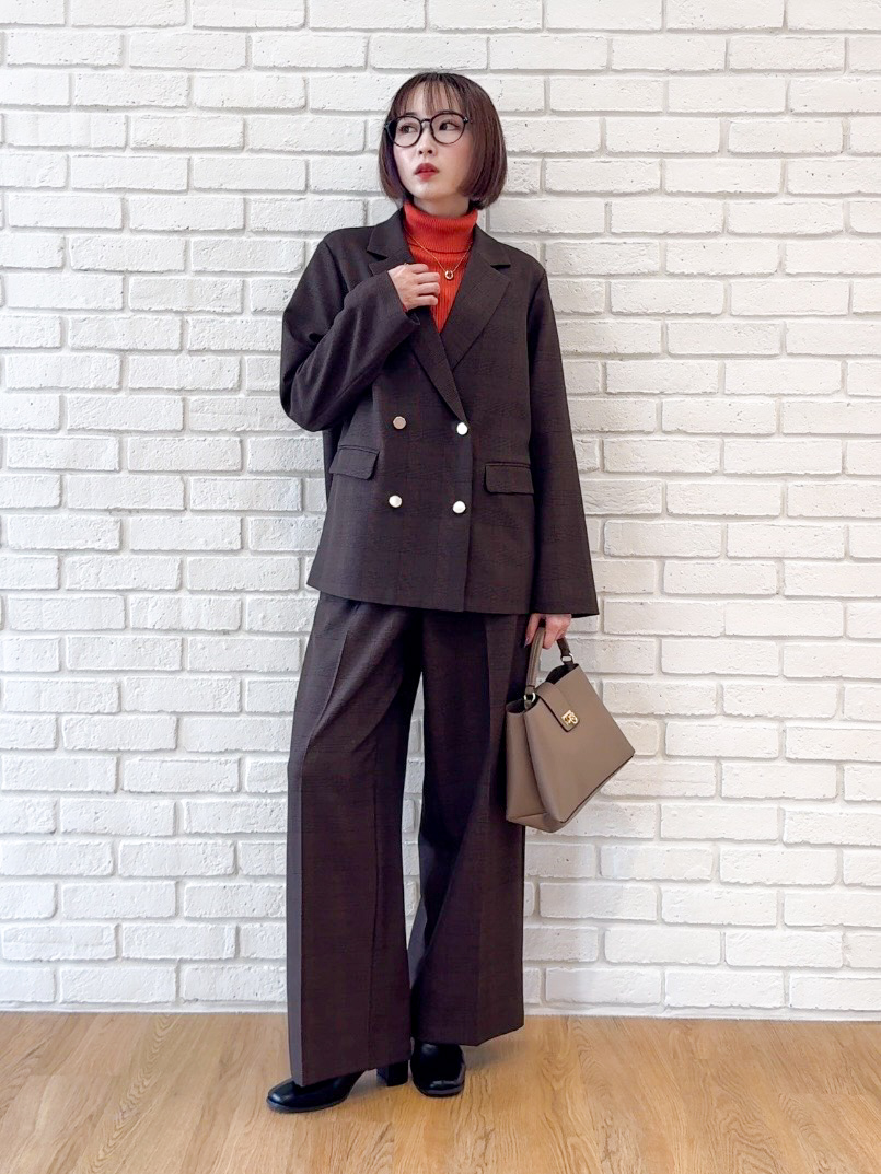 𝐜𝐡𝐢𝐤𝐚さんの「SHOO･LA･RUE｜【セットアップ可/洗濯後しわになりにくい】ウールフィール ダブルジャケット」を使ったコーディネート