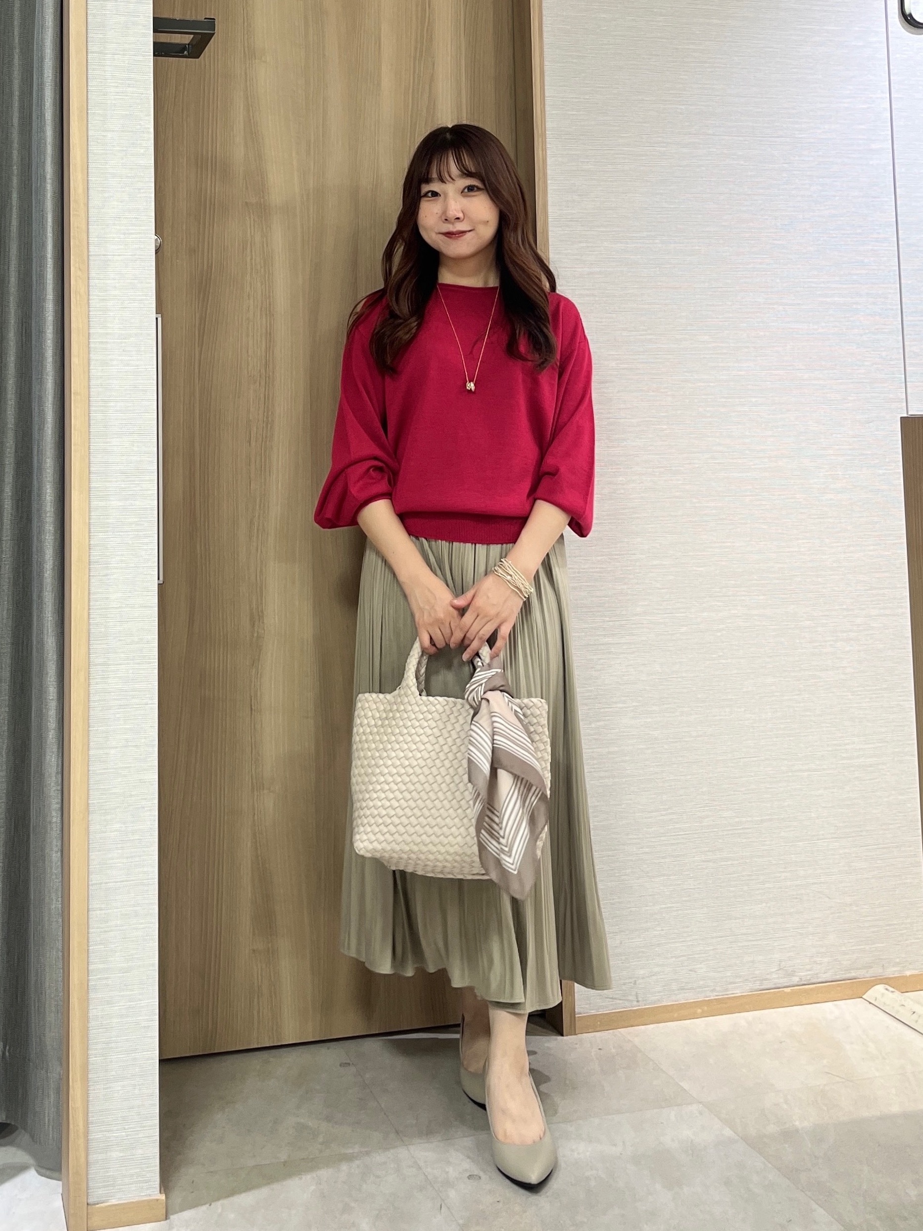 KAHOさんの「UNTITLED｜【大人の抜け感/8色展開】ボリュームスリーブニットプルオーバー」を使ったコーディネート
