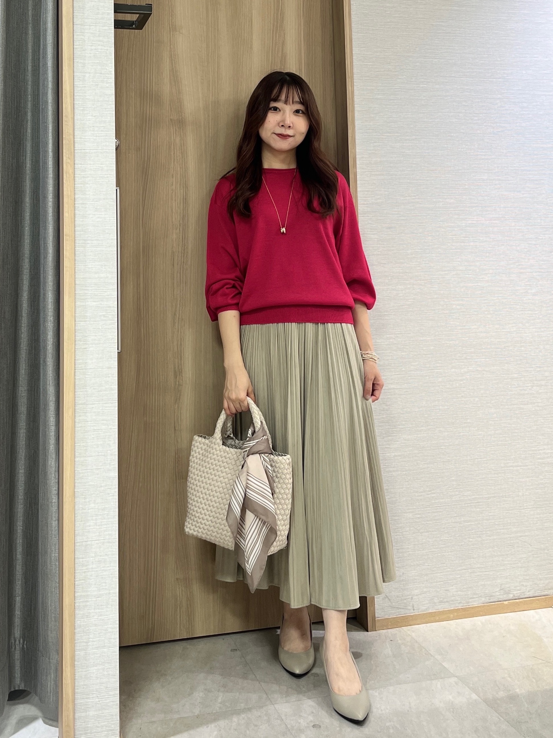 KAHOさんの「UNTITLED｜【大人の抜け感/8色展開】ボリュームスリーブニットプルオーバー」を使ったコーディネート