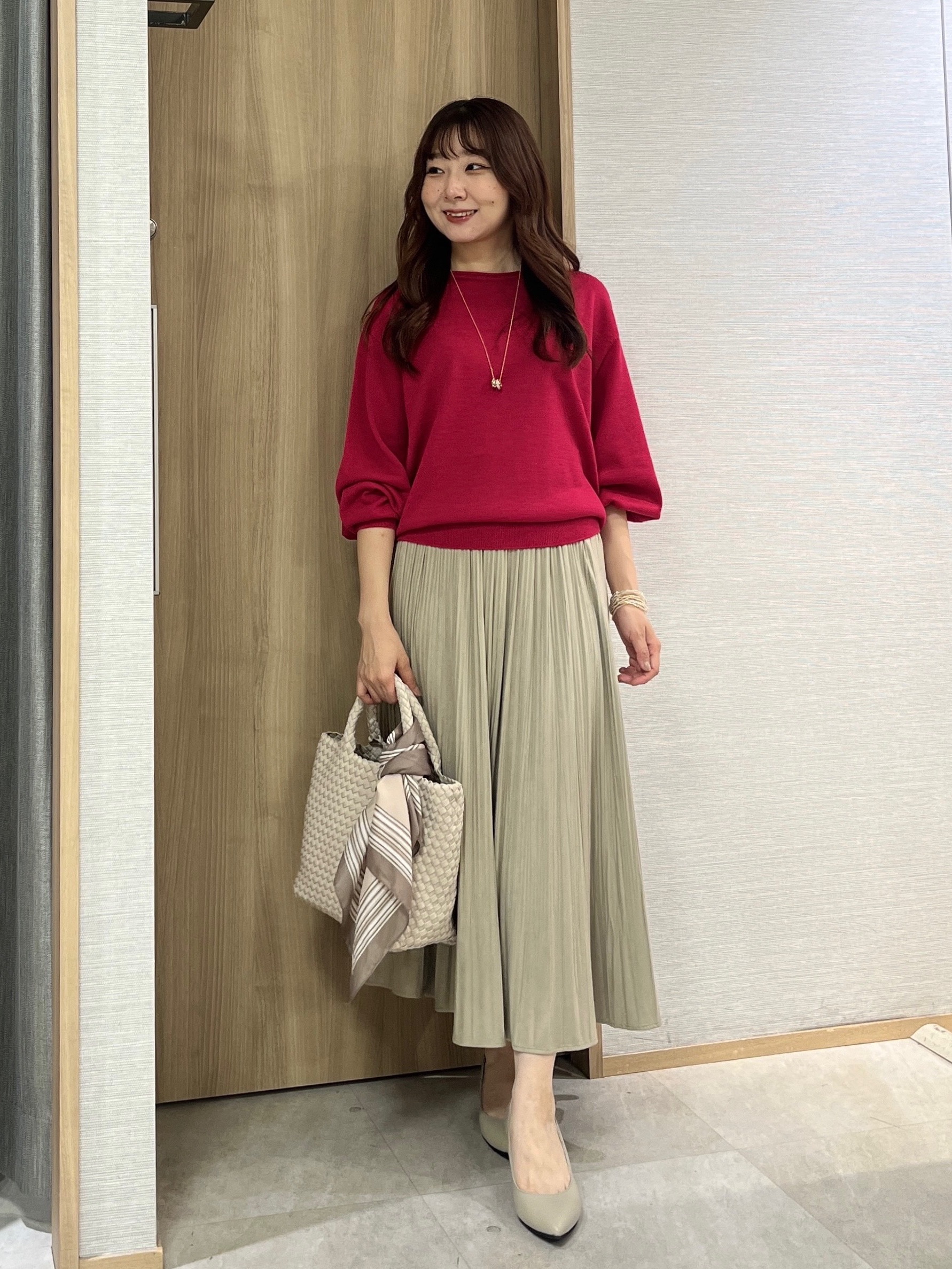 KAHOさんの「UNTITLED｜【大人の抜け感/8色展開】ボリュームスリーブニットプルオーバー」を使ったコーディネート