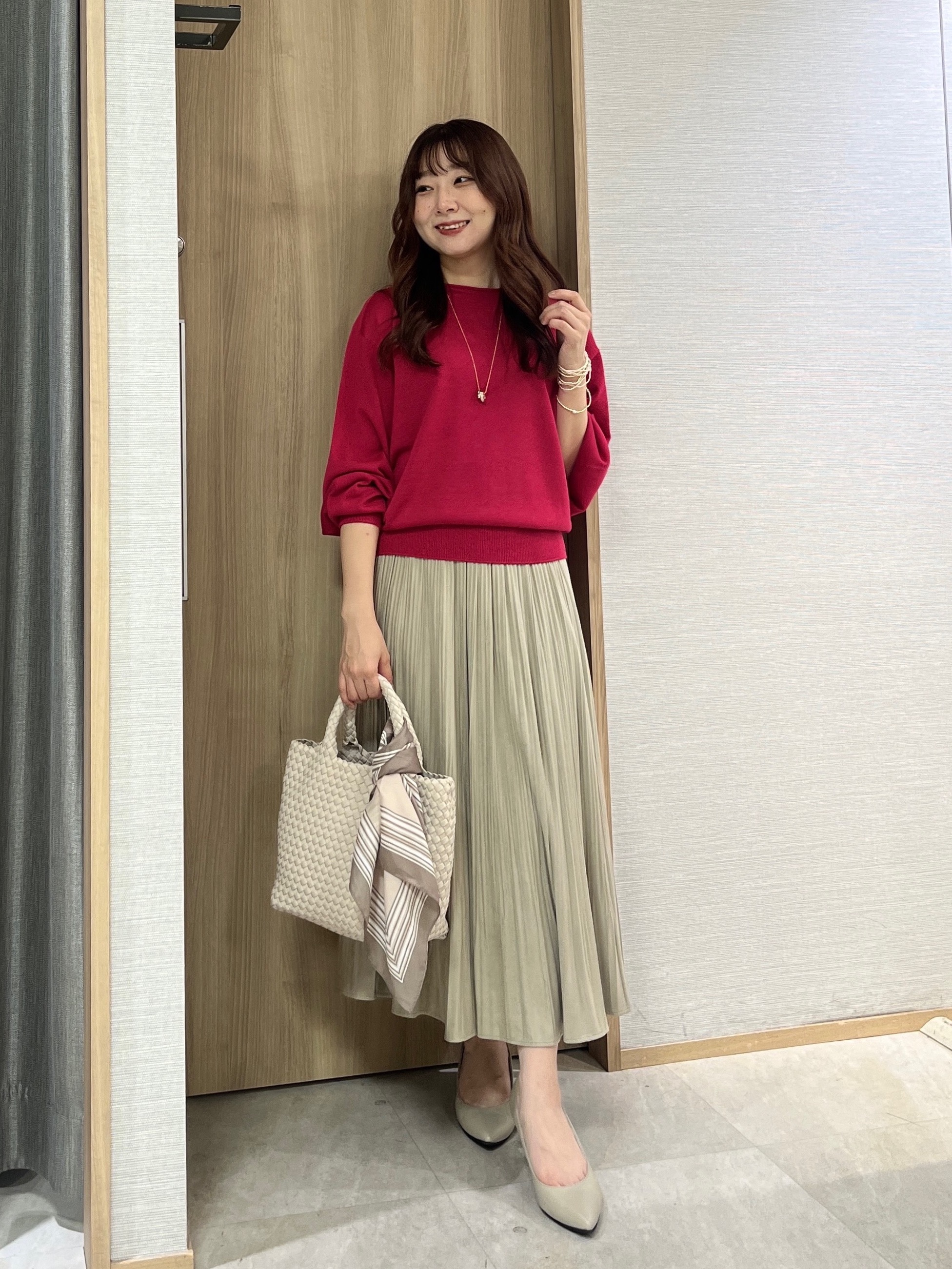 KAHOさんの「UNTITLED｜【大人の抜け感/8色展開】ボリュームスリーブニットプルオーバー」を使ったコーディネート