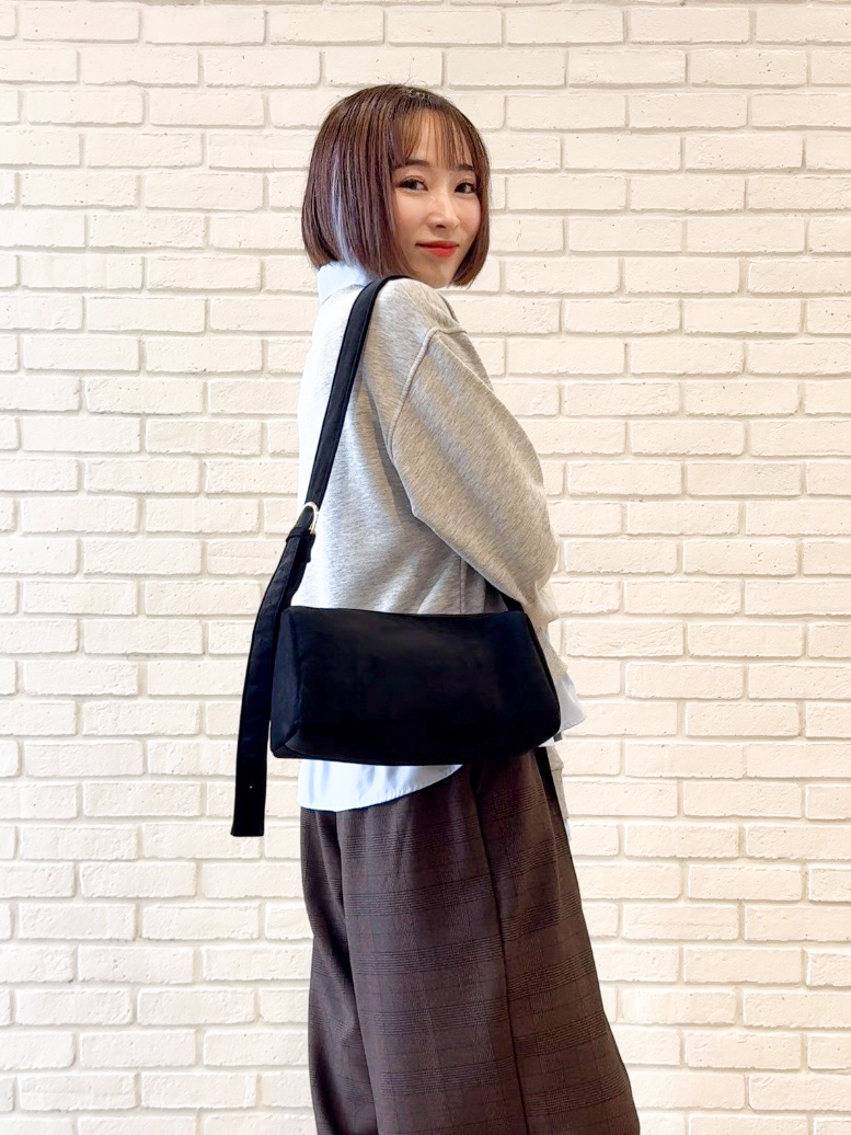 𝐜𝐡𝐢𝐤𝐚さんの「SHOO･LA･RUE｜【S-LL/洗濯機可】一枚でレイヤード感が完成する シャツドッキング裏毛トップス」を使ったコーディネート