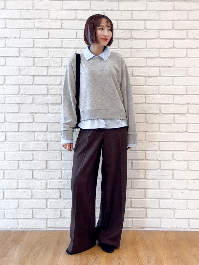 𝐜𝐡𝐢𝐤𝐚さんの「SHOO･LA･RUE｜【S-LL/洗濯機可】一枚でレイヤード感が完成する シャツドッキング裏毛トップス」を使ったコーディネート