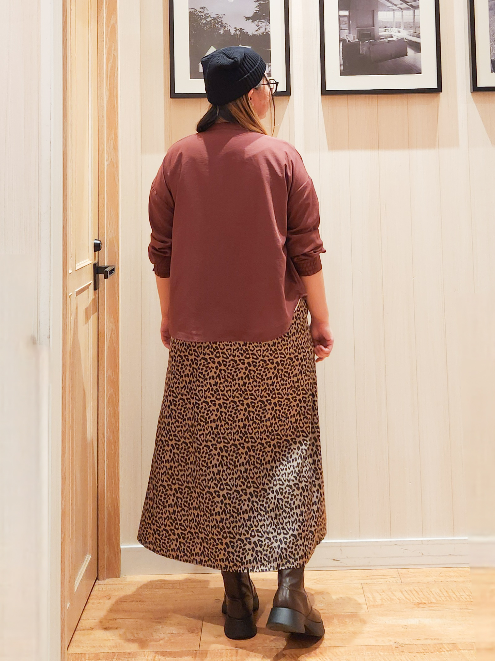 れーやんさんの「SHOO･LA･RUE｜【洗濯後しわになりにくい/S-LL】こなれ見え ゆるっと キーネック金ボタンポケットシャツ」を使ったコーディネート
