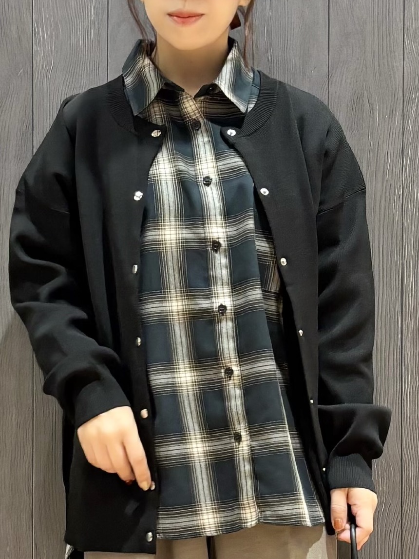 meiさんの「SHOO･LA･RUE｜【セットアップ可/洗濯機可】軽やかに羽織れる スポンディッシュ ニットカーディガン」を使ったコーディネート