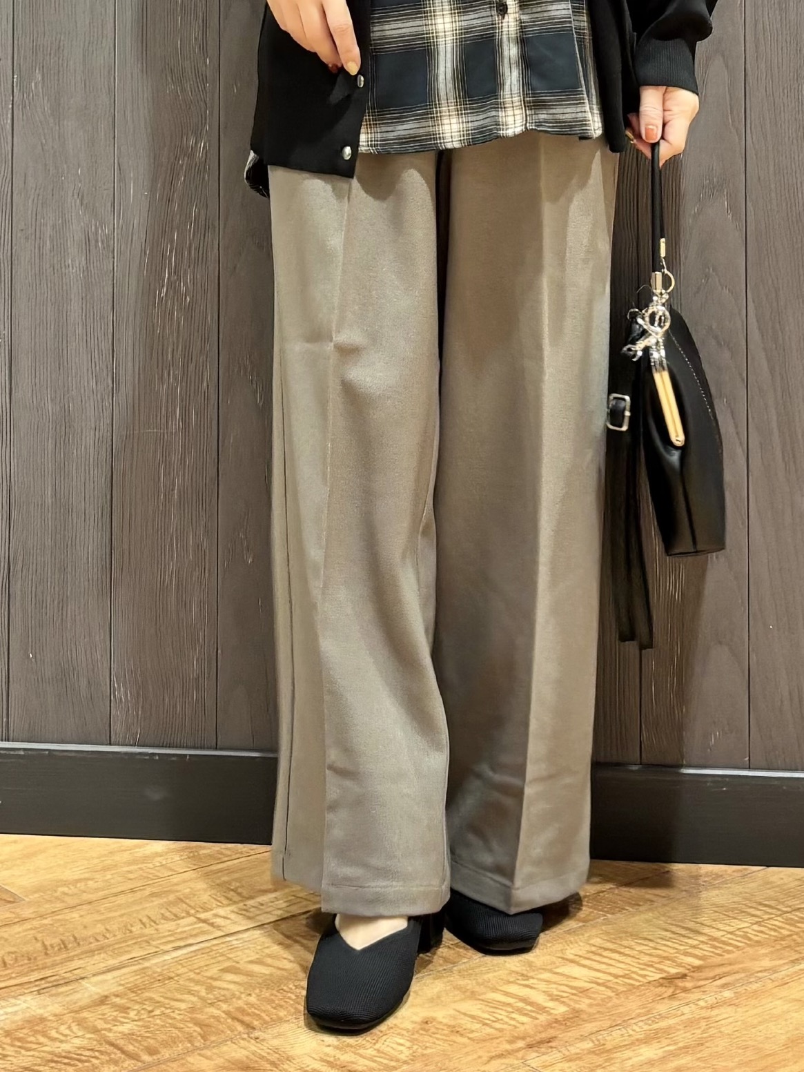 meiさんの「SHOO･LA･RUE｜【セットアップ可/洗濯機可】軽やかに羽織れる スポンディッシュ ニットカーディガン」を使ったコーディネート