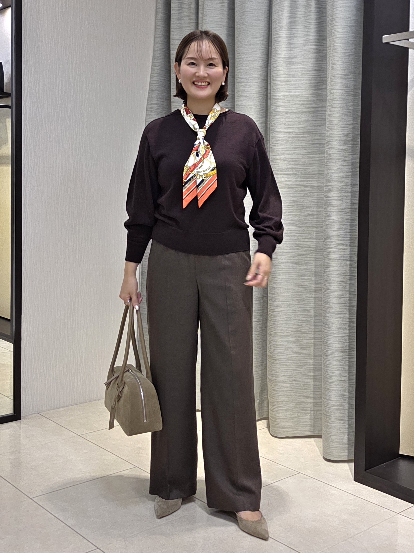 naokoさんの「UNTITLED｜【大人の抜け感/8色展開】ボリュームスリーブニットプルオーバー」を使ったコーディネート