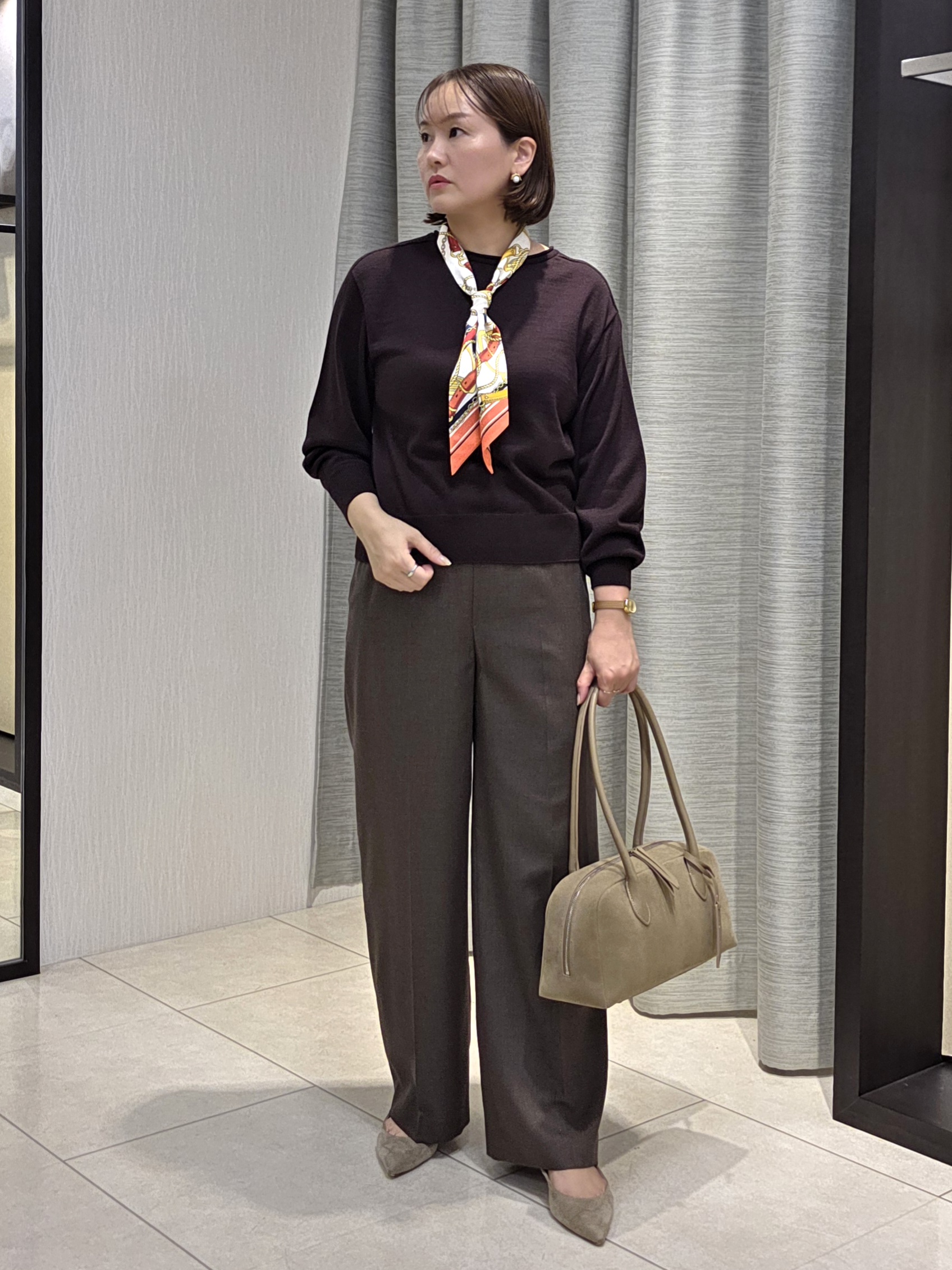 naokoさんの「UNTITLED｜【大人の抜け感/8色展開】ボリュームスリーブニットプルオーバー」を使ったコーディネート