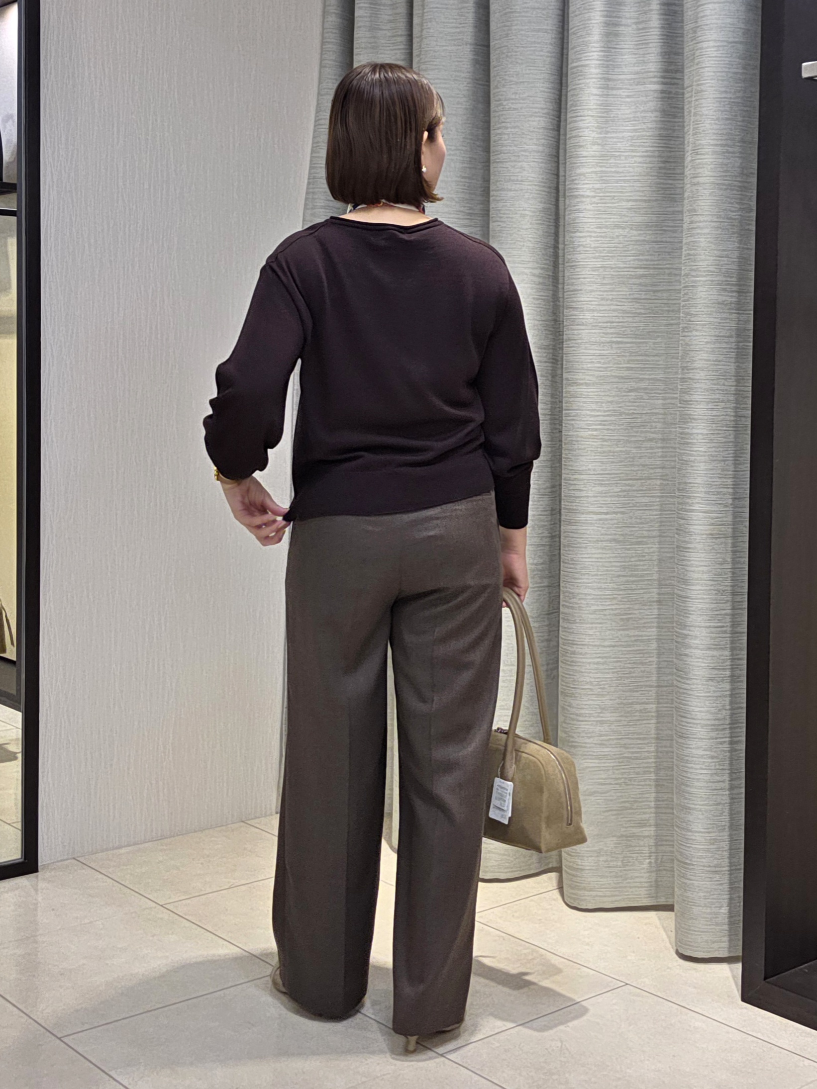 naokoさんの「UNTITLED｜【大人の抜け感/8色展開】ボリュームスリーブニットプルオーバー」を使ったコーディネート