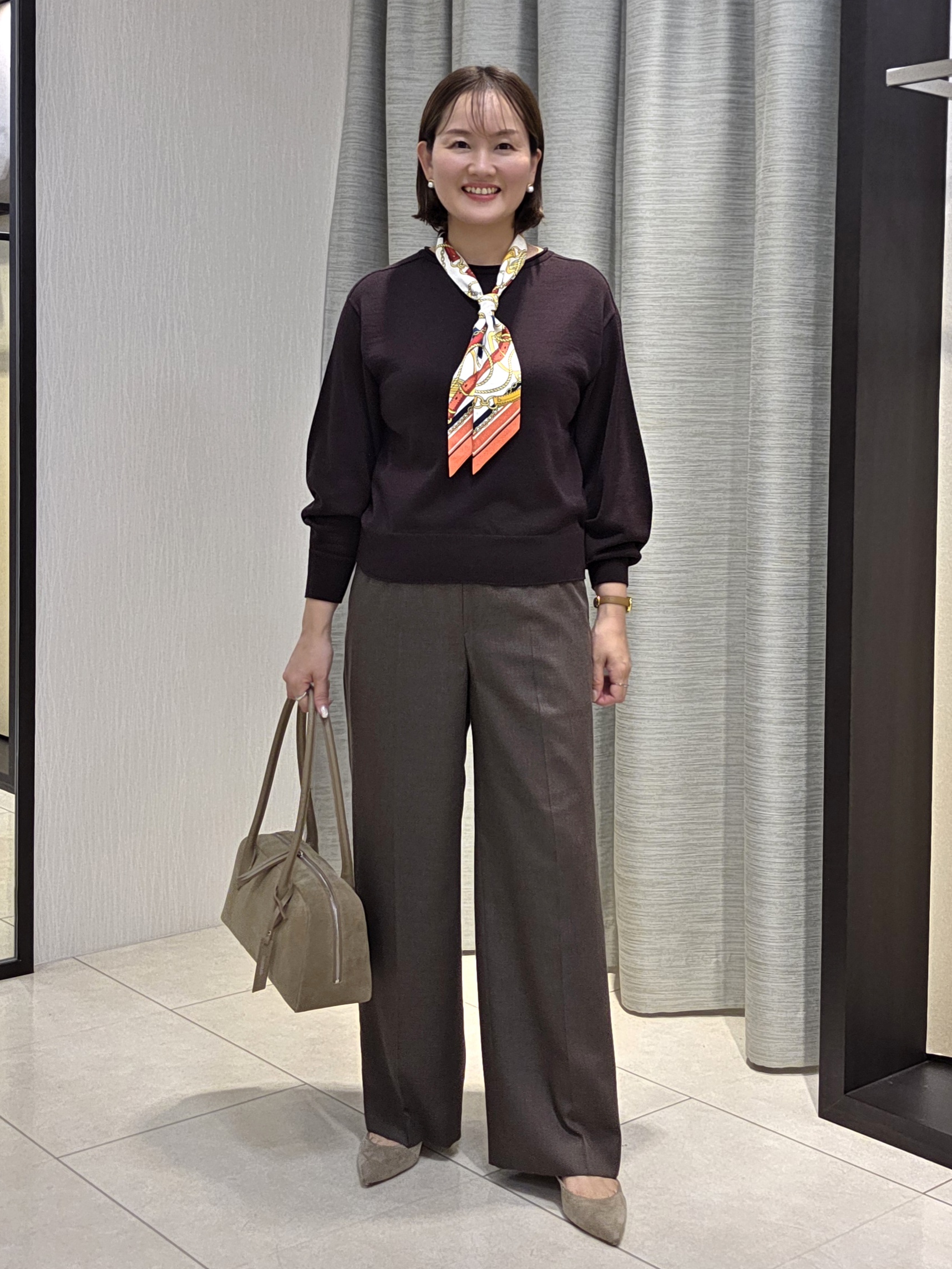 naokoさんの「UNTITLED｜【大人の抜け感/8色展開】ボリュームスリーブニットプルオーバー」を使ったコーディネート