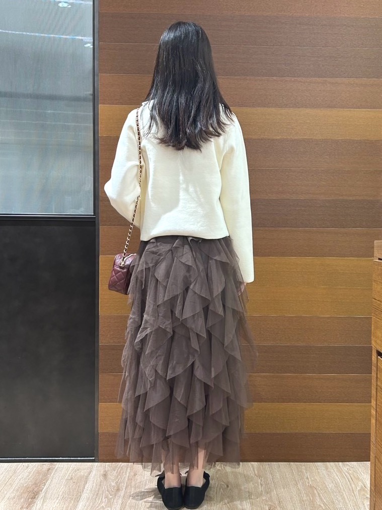 hinaさんの「OPAQUE.CLIP｜【2WAYで着回せる】レース衿ショートカーディガン《洗濯機OK》」を使ったコーディネート