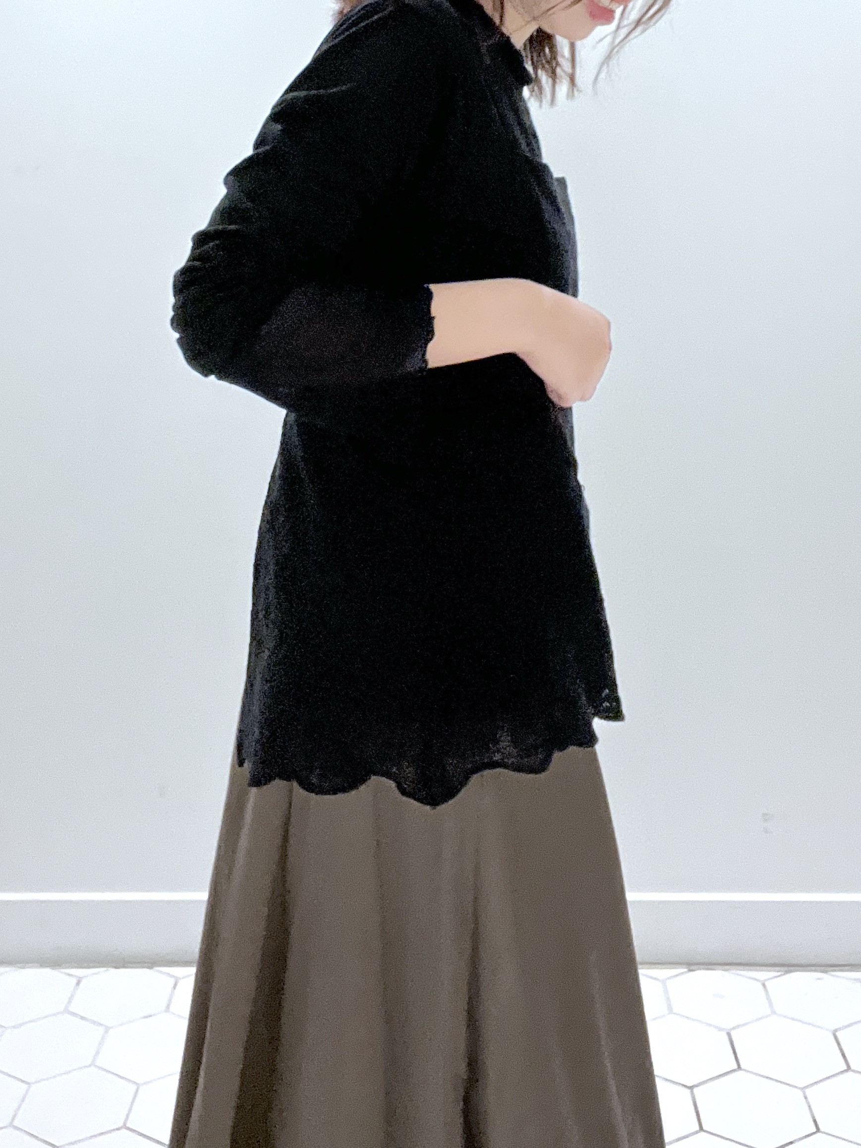 Makinoさんの「Dessin｜【秋のレイヤードアイテム/洗える】シアー切り替えタートルプルオーバー」を使ったコーディネート