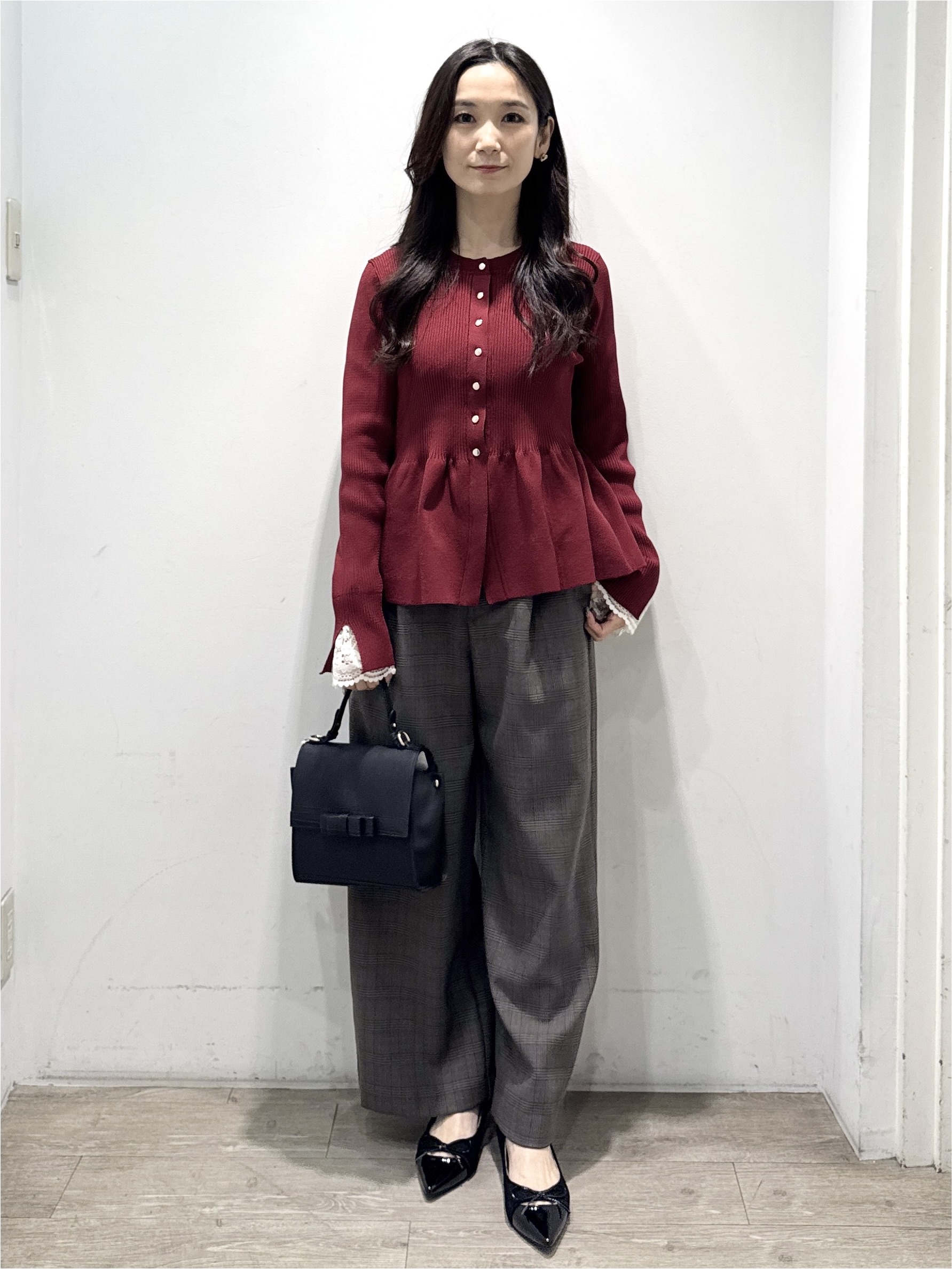 yuicciさんの「OPAQUE.CLIP｜【上品見えの袖レース】ペプラム カーディガン」を使ったコーディネート