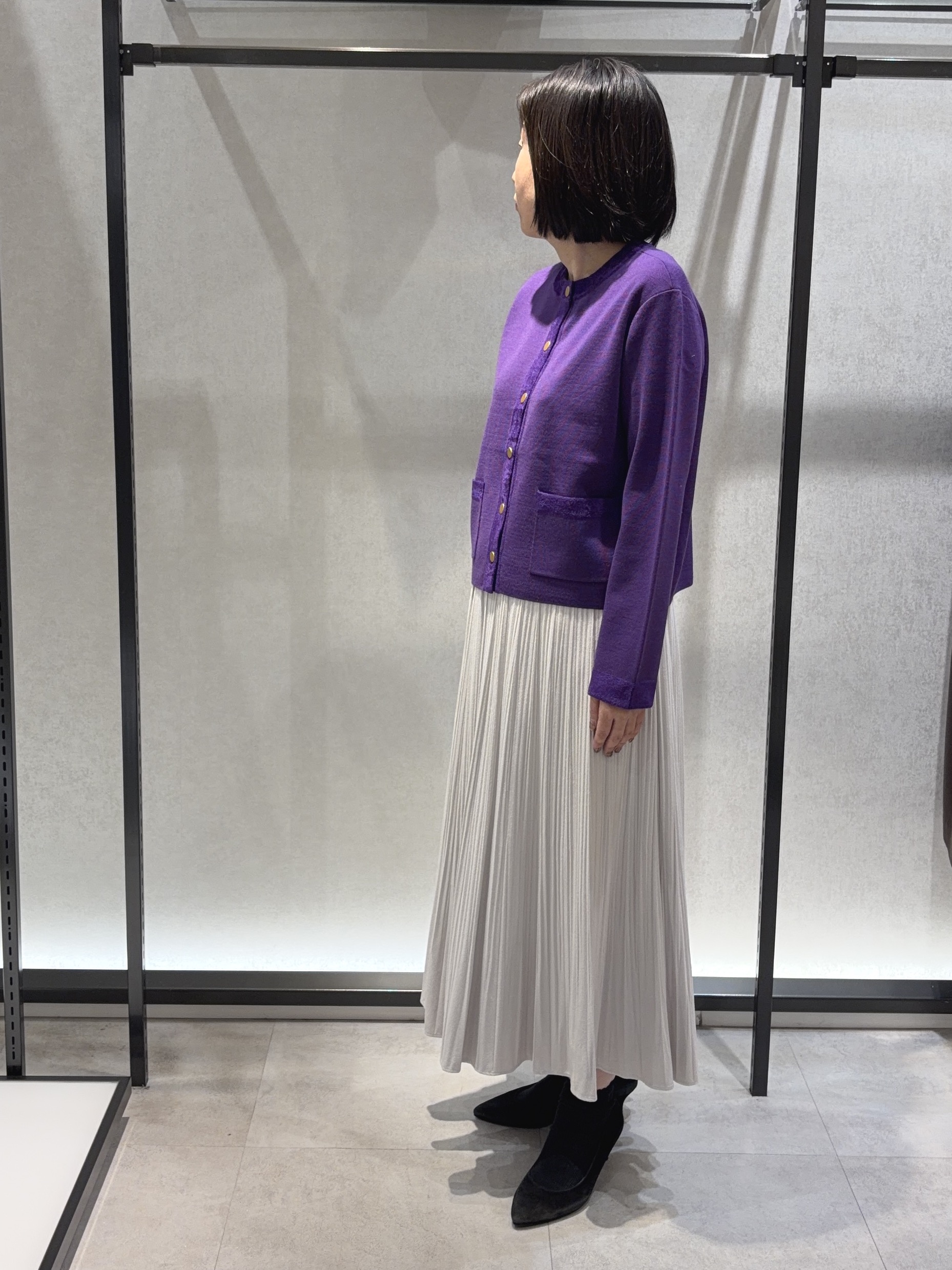 わたなべさんの「UNTITLED｜【アンサンブル可/ジャケットライク】モールラインカーディガン」を使ったコーディネート
