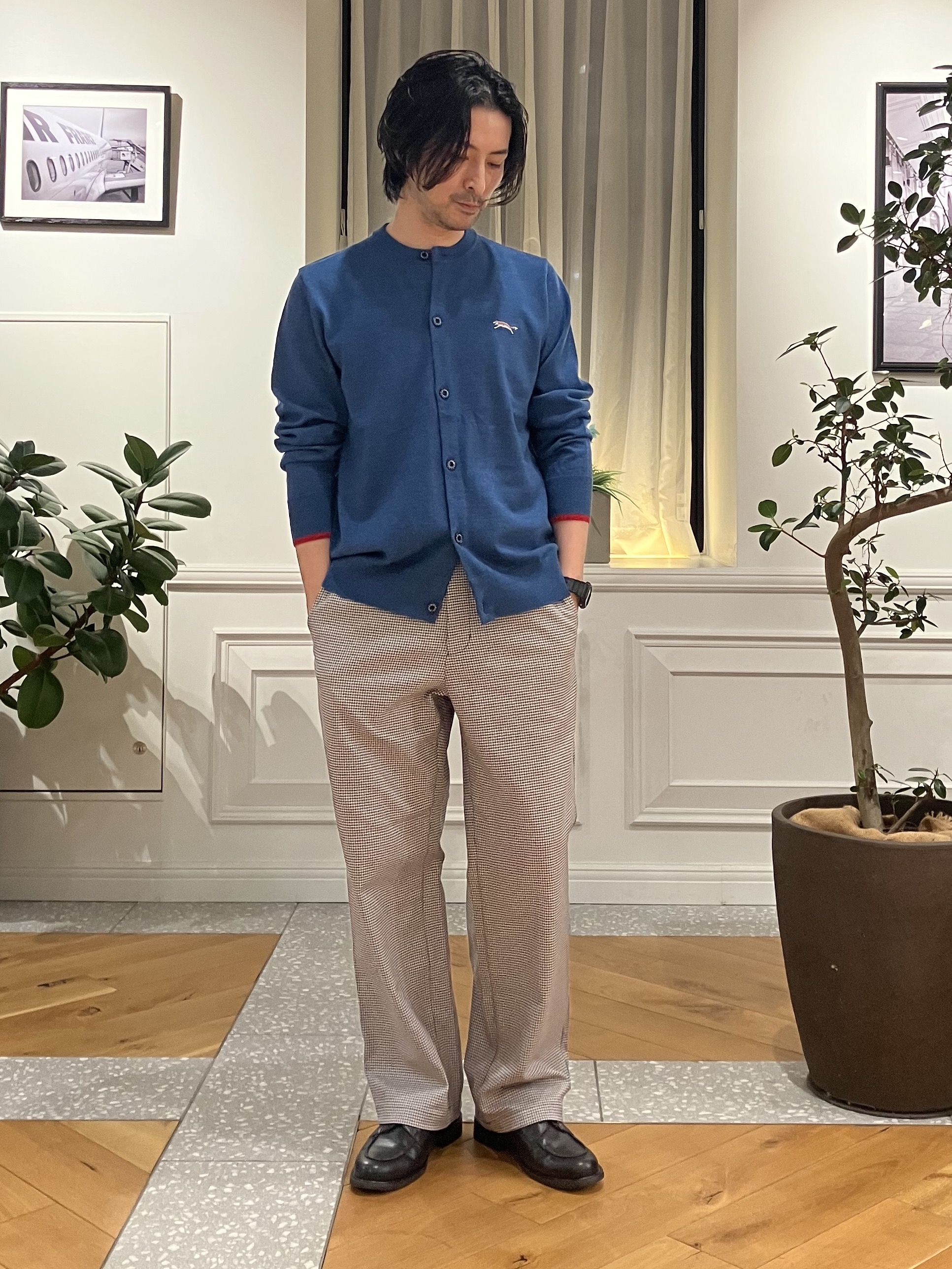 junyaさんの「DRESSTERIOR｜【7色展開】ゼニアバルーファ キャッシュウール ラウンドネックカーディガン」を使ったコーディネート