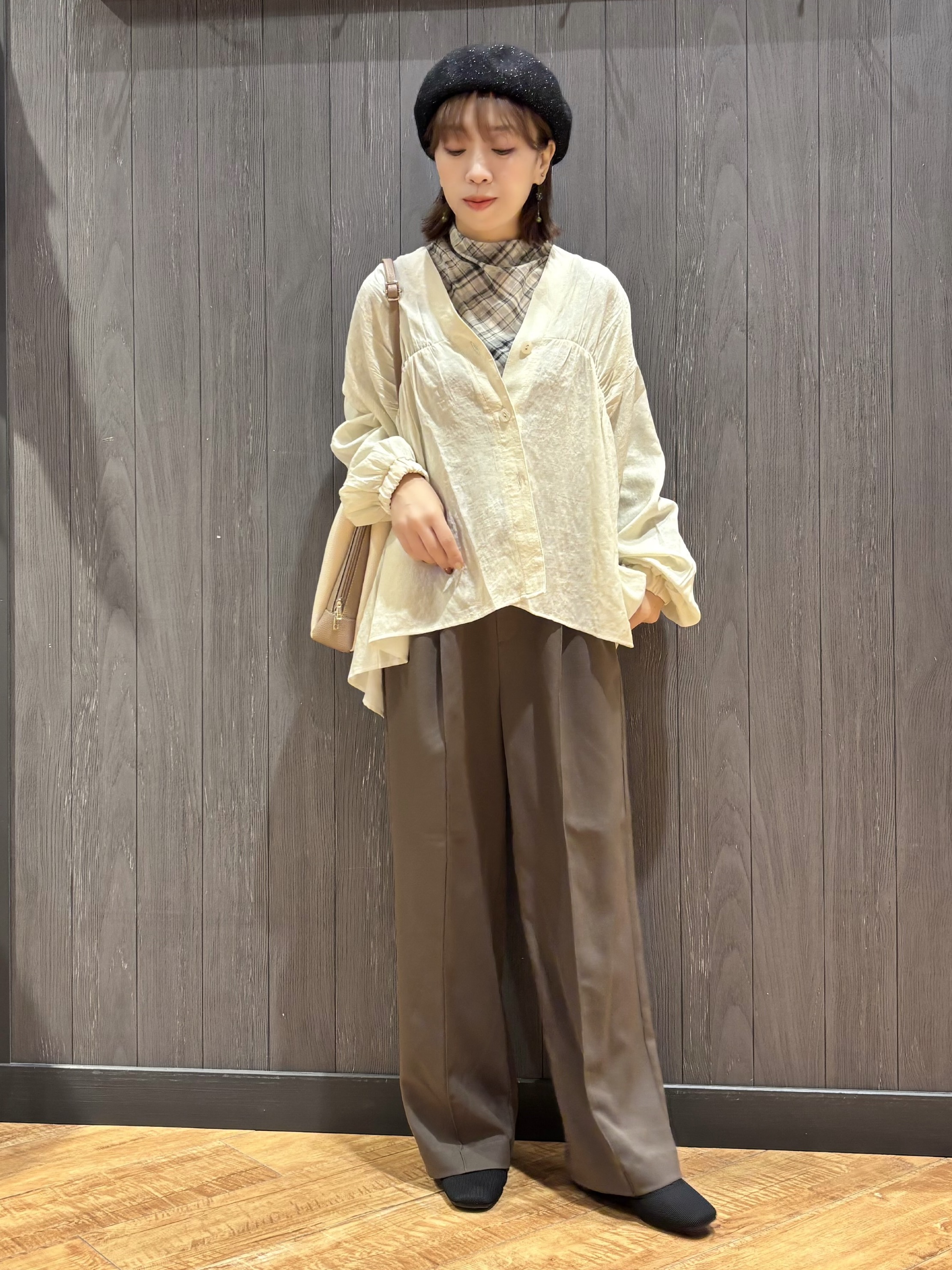 meiさんの「SHOO･LA･RUE｜【S-LL/洗濯機可】着痩せシルエット シャーリングシャツカーディガン」を使ったコーディネート