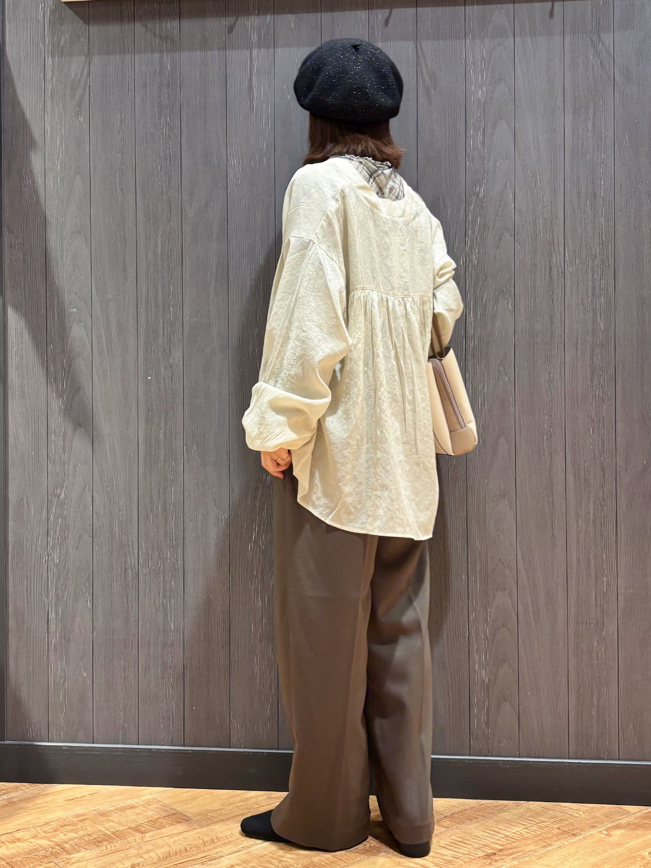 meiさんの「SHOO･LA･RUE｜【S-LL/洗濯機可】着痩せシルエット シャーリングシャツカーディガン」を使ったコーディネート