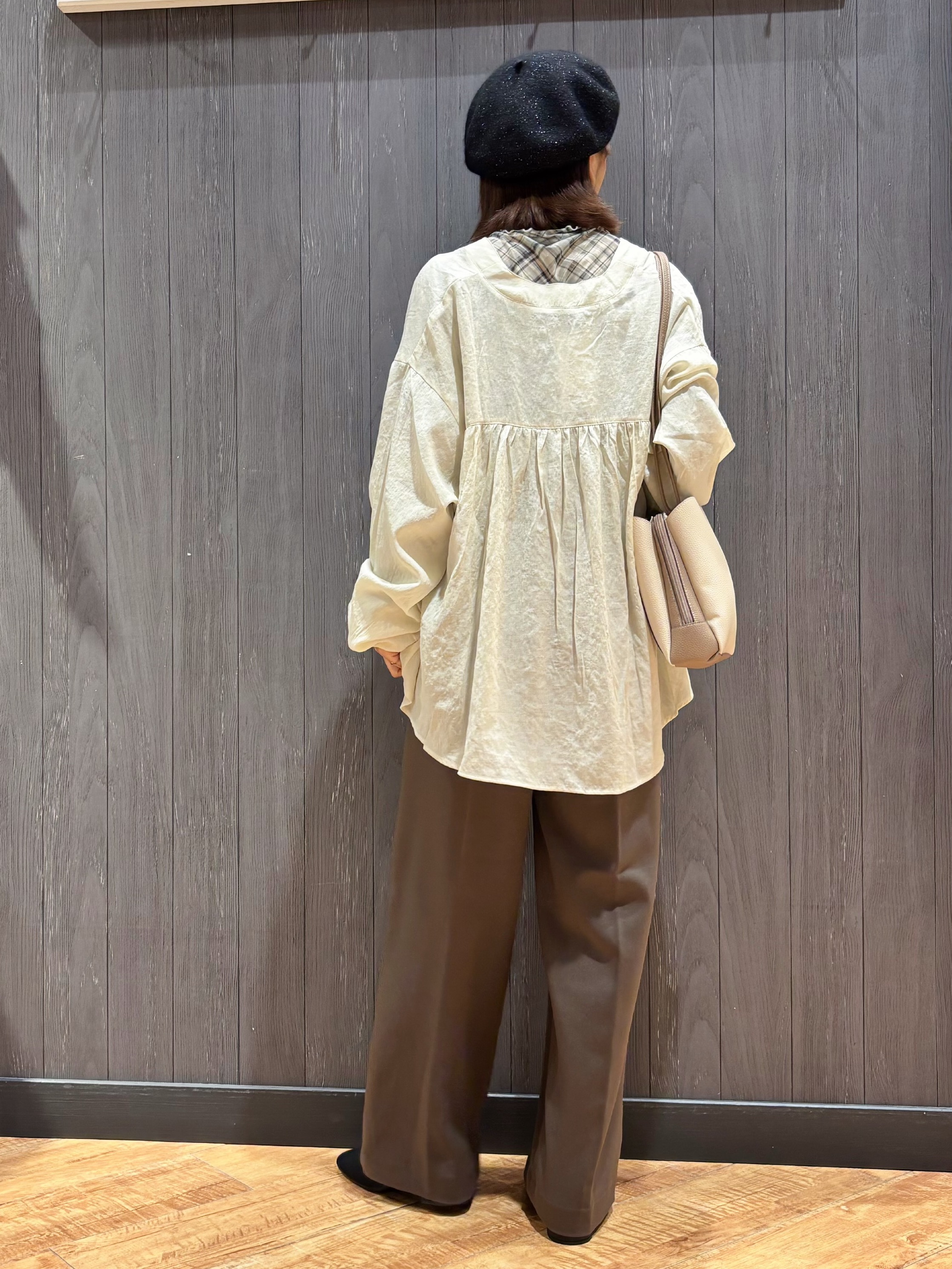 meiさんの「SHOO･LA･RUE｜【S-LL/洗濯機可】着痩せシルエット シャーリングシャツカーディガン」を使ったコーディネート