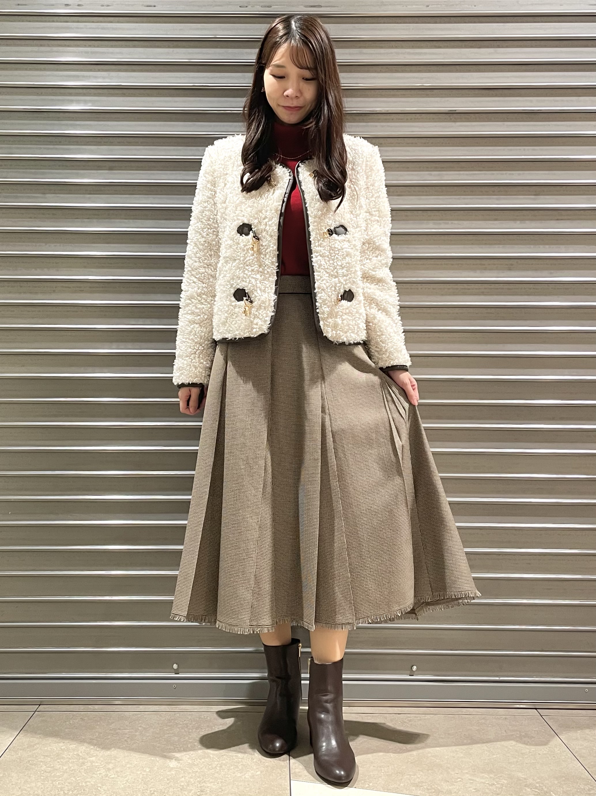 ことさんの「DRESSTERIOR｜ゴールドトグルボアジャケット」を使ったコーディネート