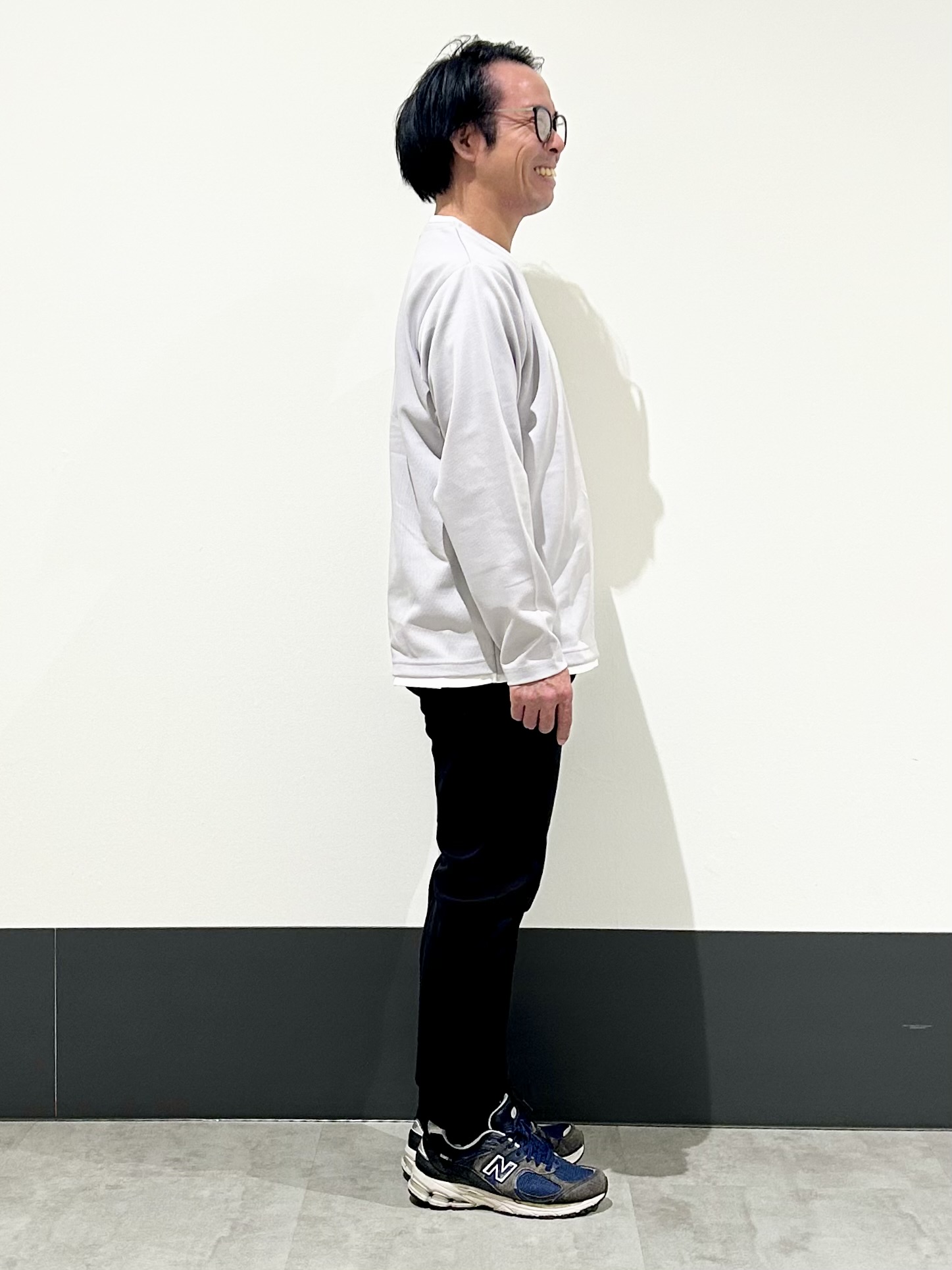 KENJI Iさんの「THE SHOP TK｜【洗濯機OK】カノコキーネック レイヤード長袖Tシャツ」を使ったコーディネート