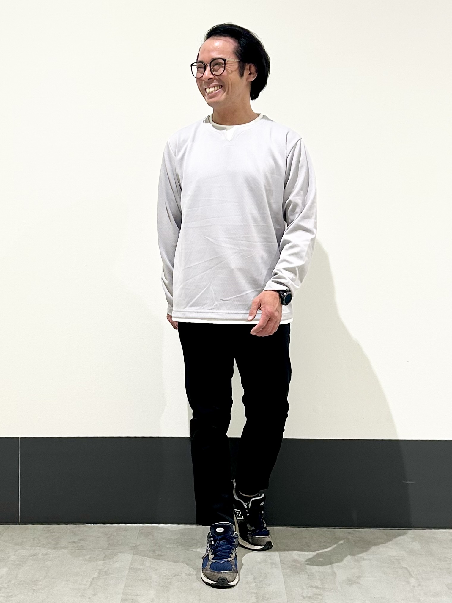 KENJI Iさんの「THE SHOP TK｜【洗濯機OK】カノコキーネック レイヤード長袖Tシャツ」を使ったコーディネート