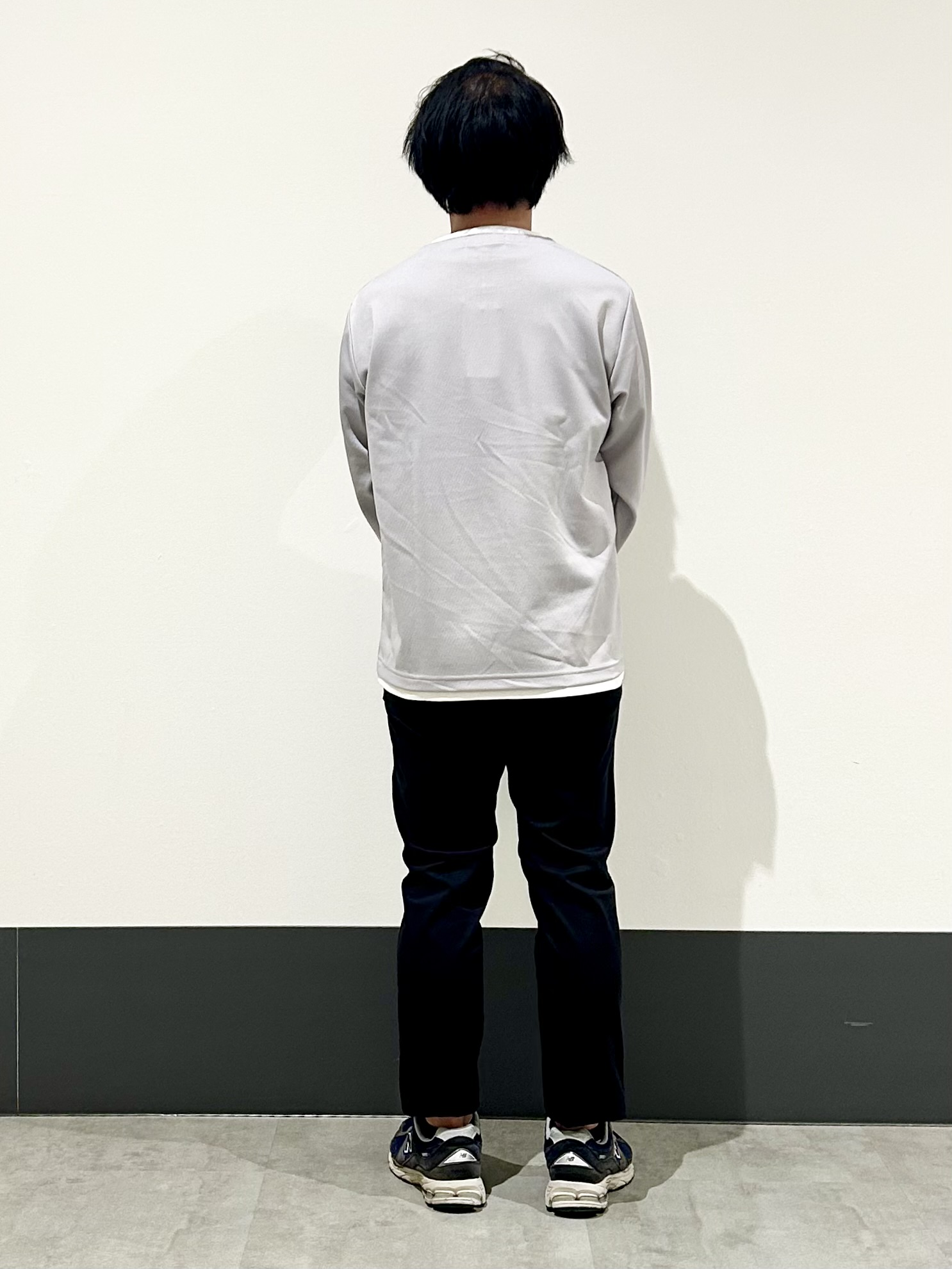 KENJI Iさんの「THE SHOP TK｜【洗濯機OK】カノコキーネック レイヤード長袖Tシャツ」を使ったコーディネート