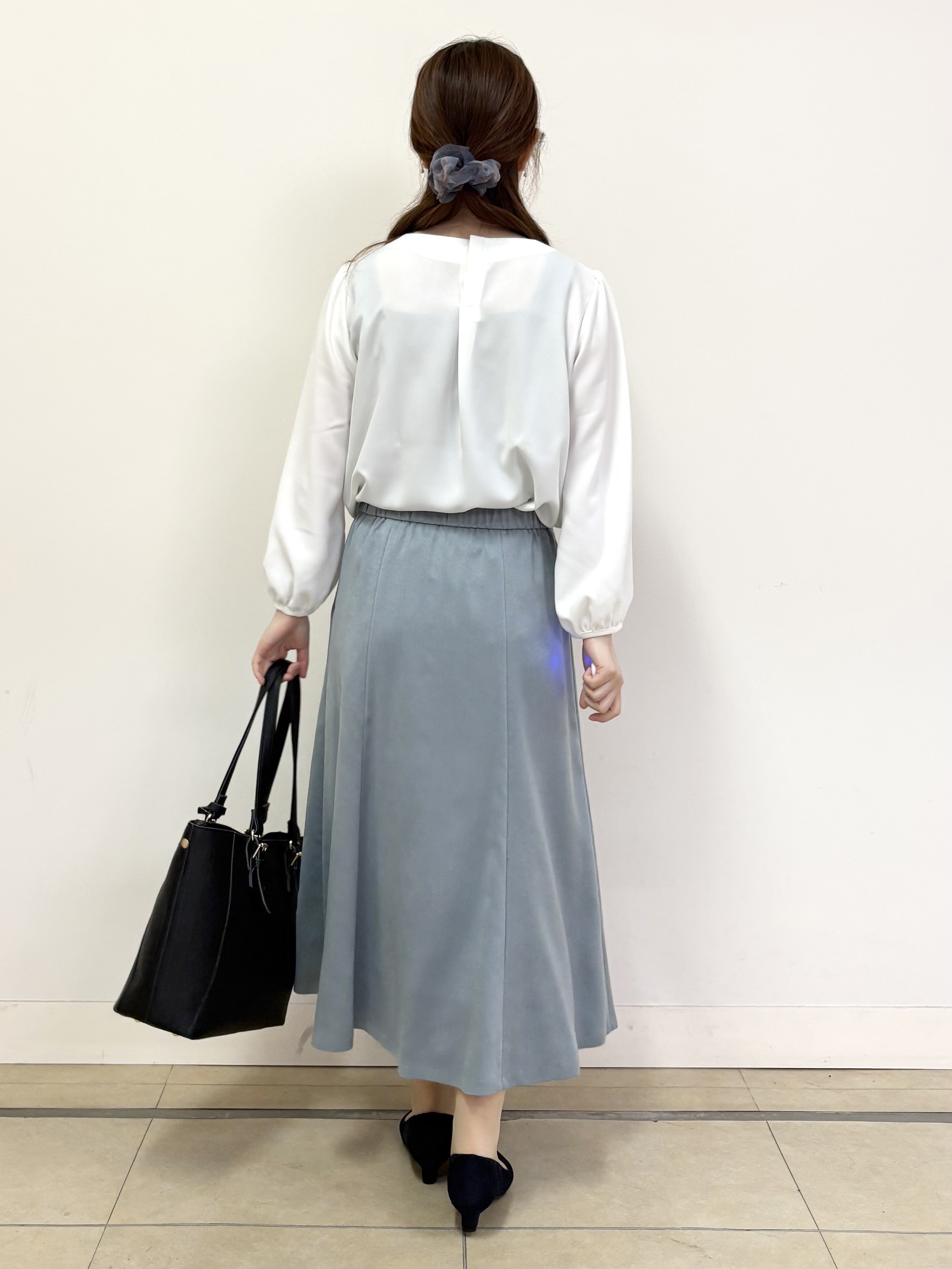 mikiさんの「Reflect｜【SS-4Lサイズ／通勤／セレモニー】パール調ボタンブラウス」を使ったコーディネート