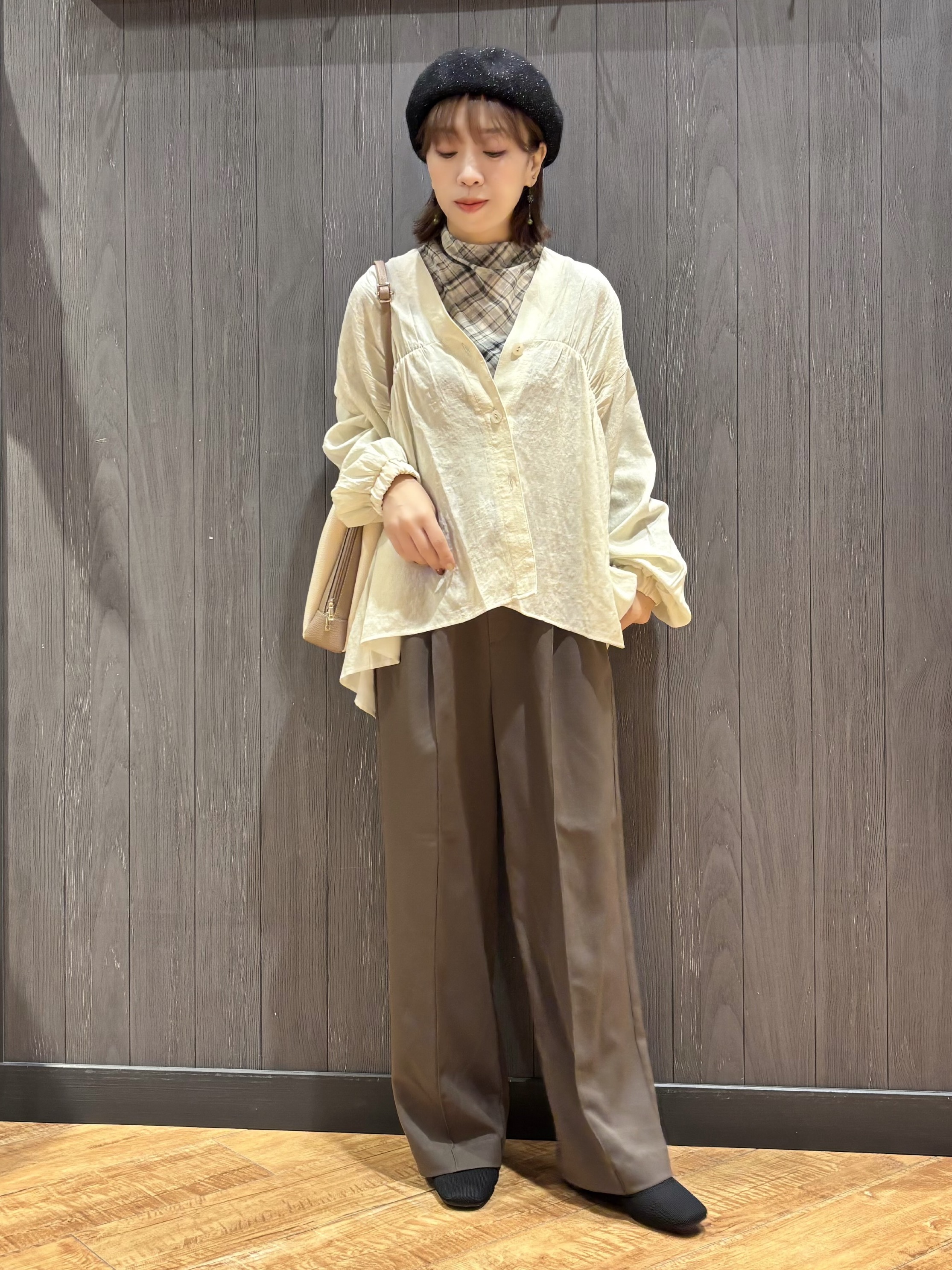 meiさんの「SHOO･LA･RUE｜【S-LL/洗濯機可】着痩せシルエット シャーリングシャツカーディガン」を使ったコーディネート