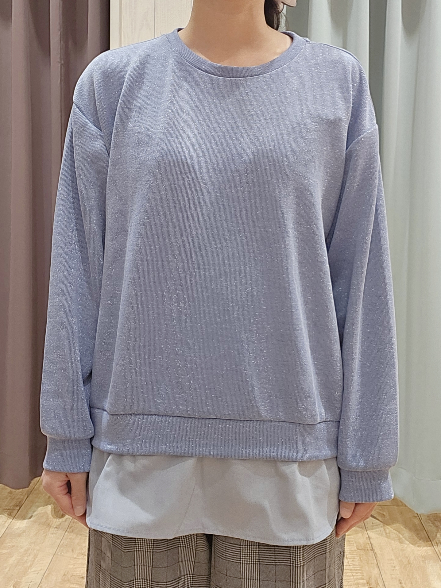 miyaさんの「SHOO･LA･RUE｜【S-LL/洗濯機可/体型カバー】インせず着られる レイヤード風 ラメ入りトップス」を使ったコーディネート