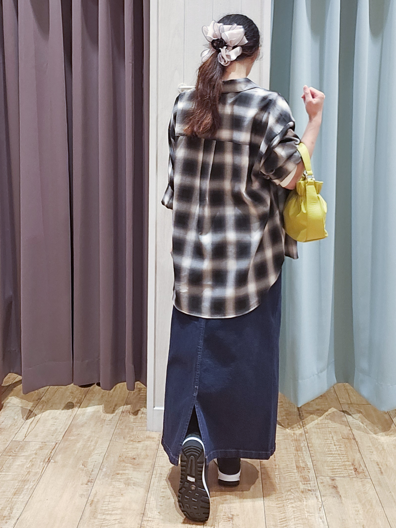 miyaさんの「SHOO･LA･RUE｜【洗濯後しわになりにくい/S-LL】気分で選ぶ 大人のデイリー使いに ベーシックシャツ」を使ったコーディネート