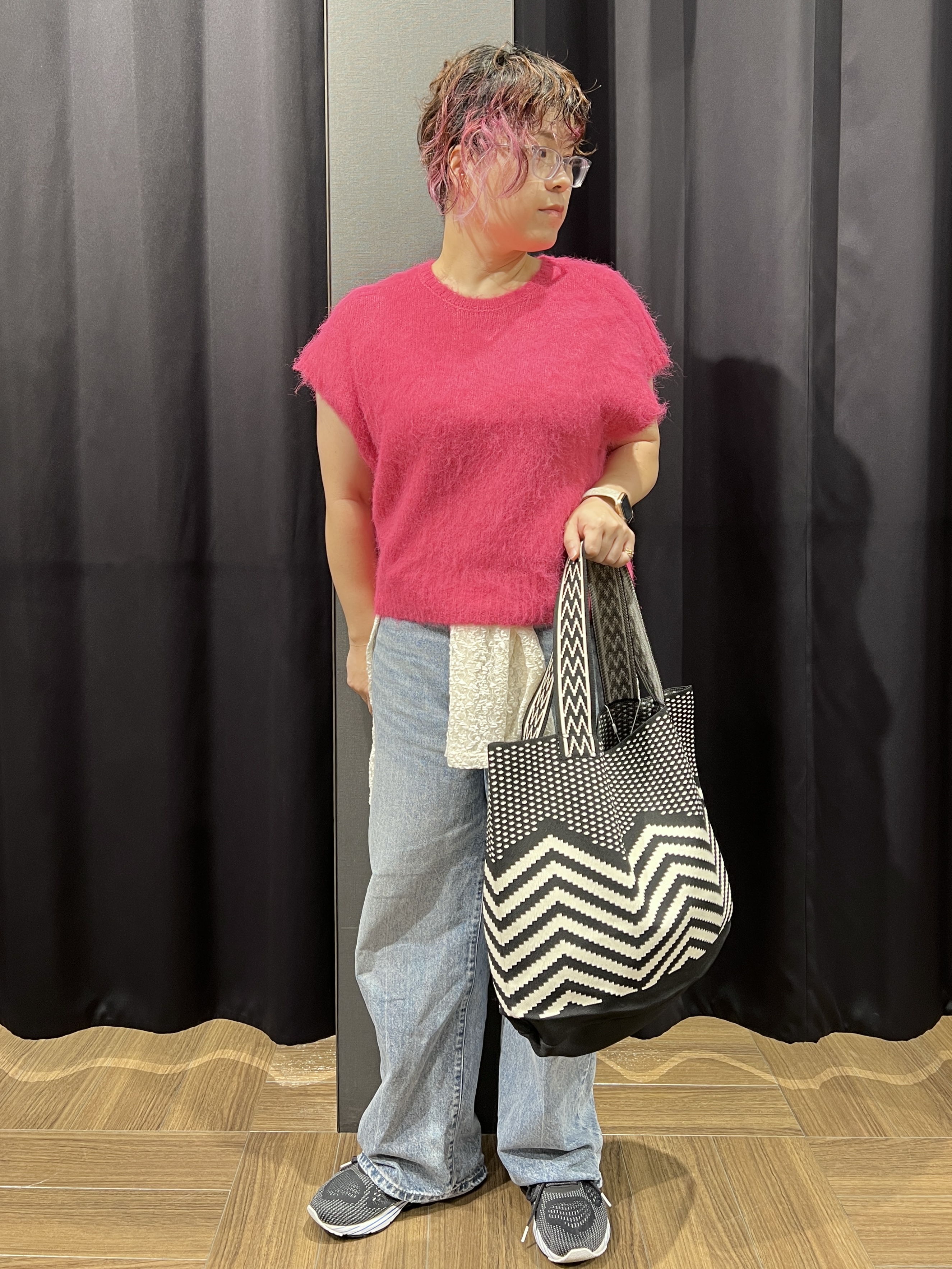 OKMKさんの「THE SHOP TK｜ふわふわシャギーフレンチニット」を使ったコーディネート