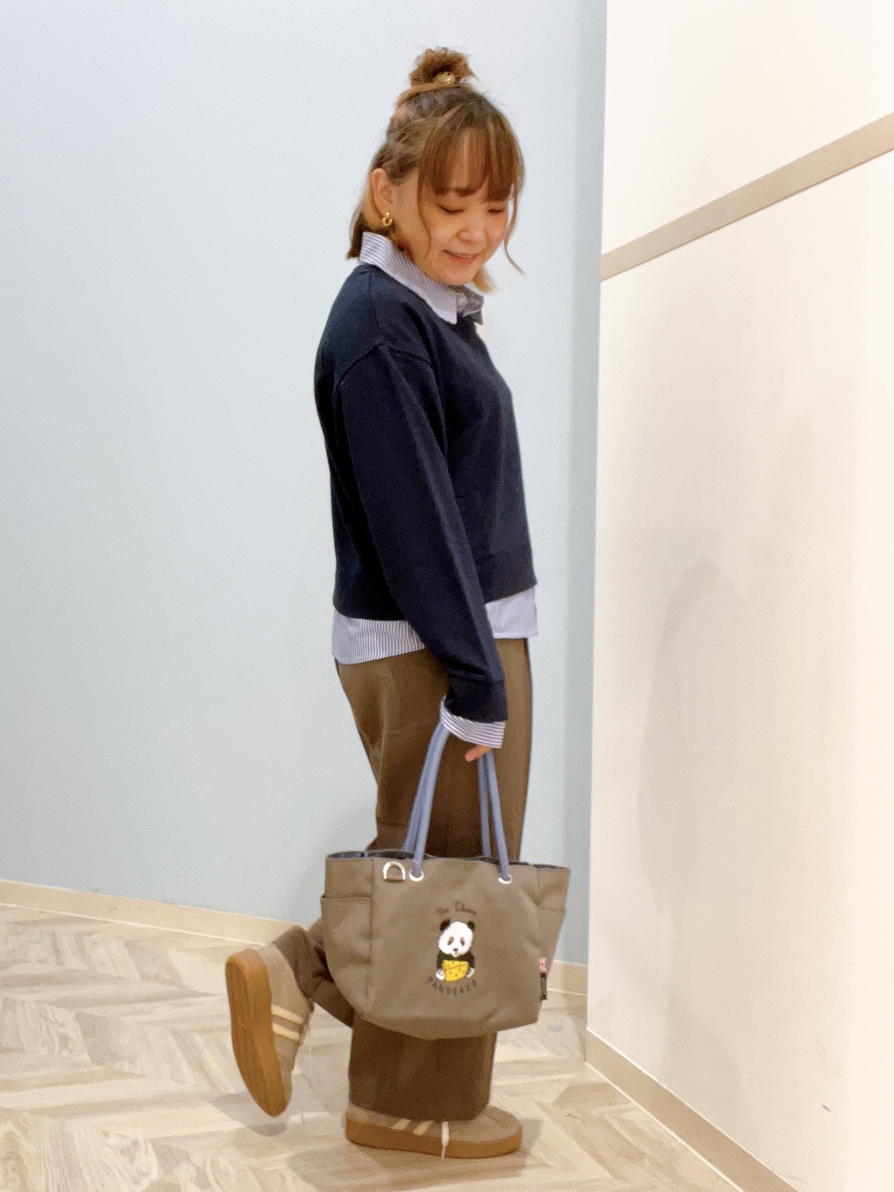 kitaさんの「SHOO･LA･RUE｜【S-LL/洗濯機可】一枚でレイヤード感が完成する シャツドッキング裏毛トップス」を使ったコーディネート
