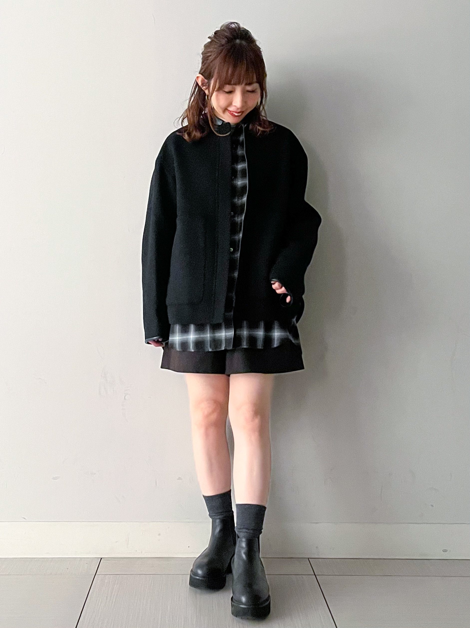 じゅんさんの「DRESSTERIOR｜Super140's レザー調パイピングジャケット」を使ったコーディネート