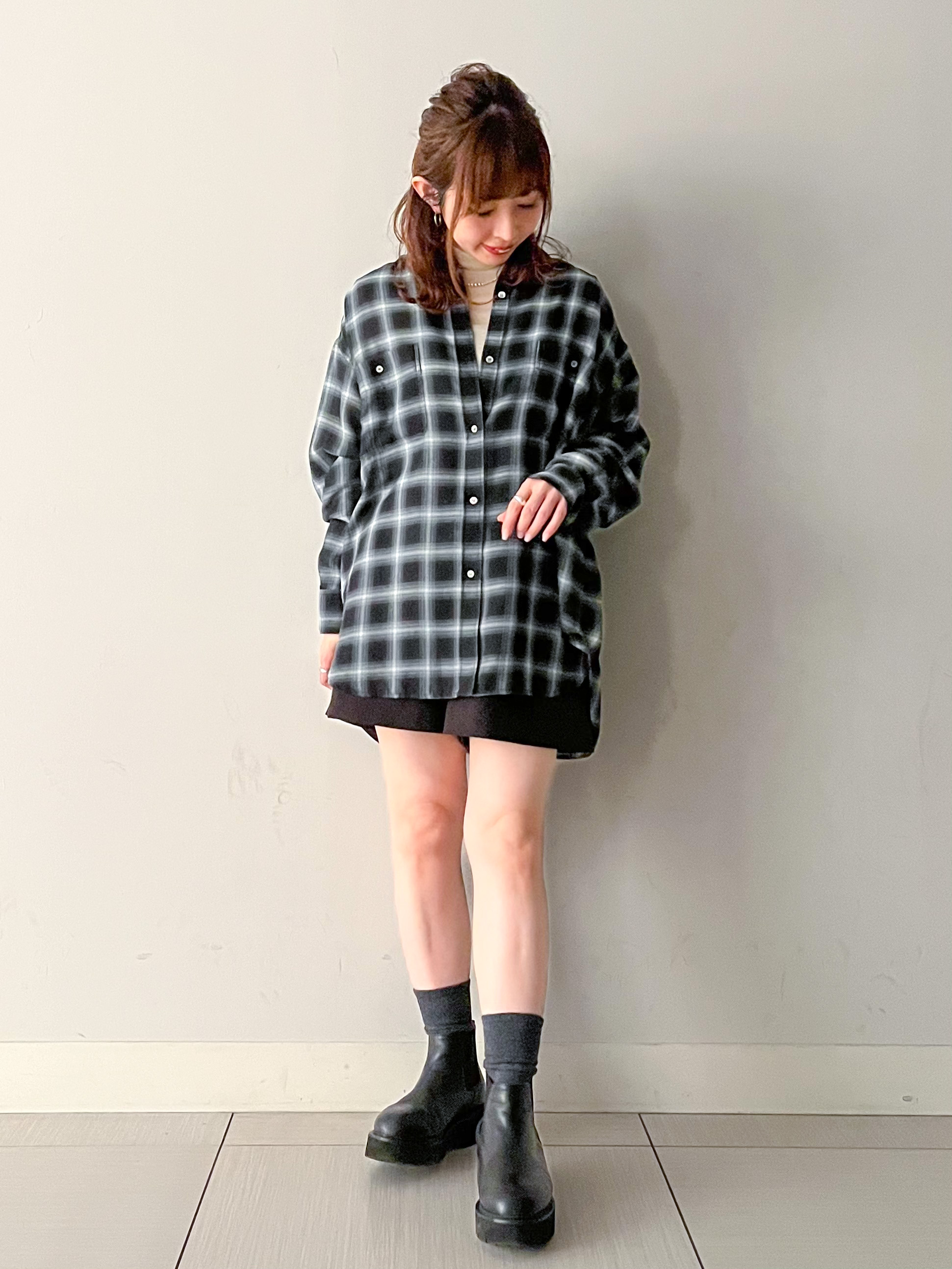 じゅんさんの「DRESSTERIOR｜Super140's レザー調パイピングジャケット」を使ったコーディネート
