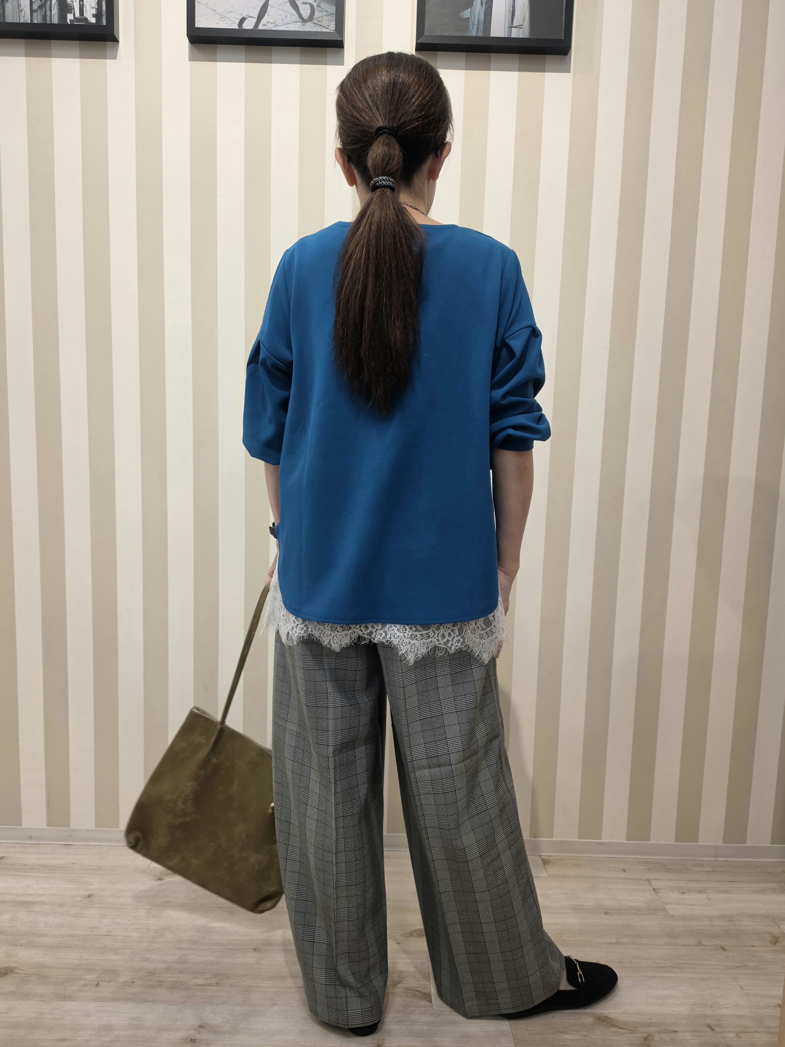 nonaさんの「SHOO･LA･RUE｜【着丈選べる/2点セット/S-LL/洗濯機可】ネックレス付き 着心地さらり7分袖ブラウス」を使ったコーディネート