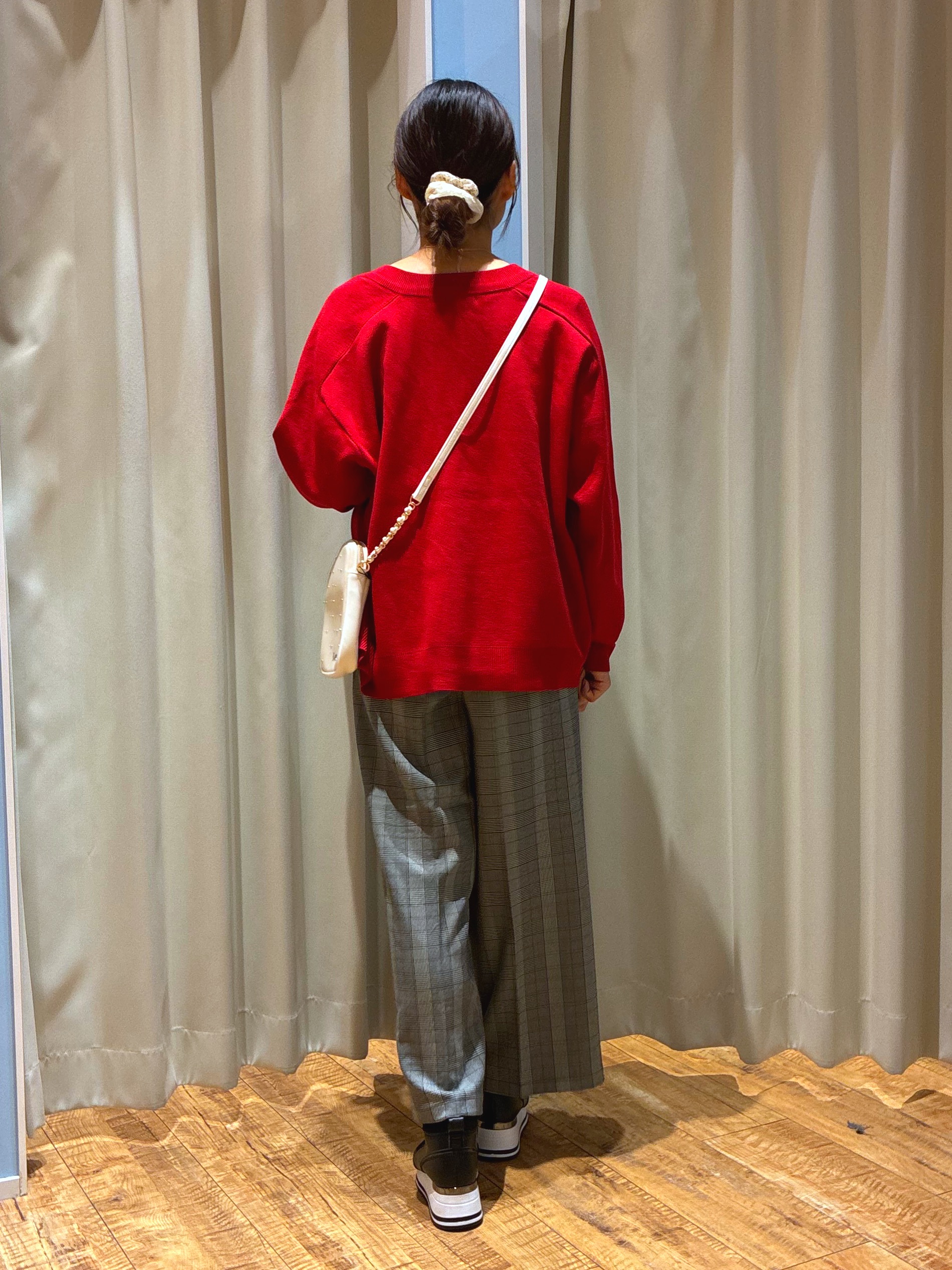 もんちゃんさんの「SHOO･LA･RUE｜【毛玉になりにくい/S-LL/洗濯機可/体型カバー】Vネックゆったりカーディガン」を使ったコーディネート